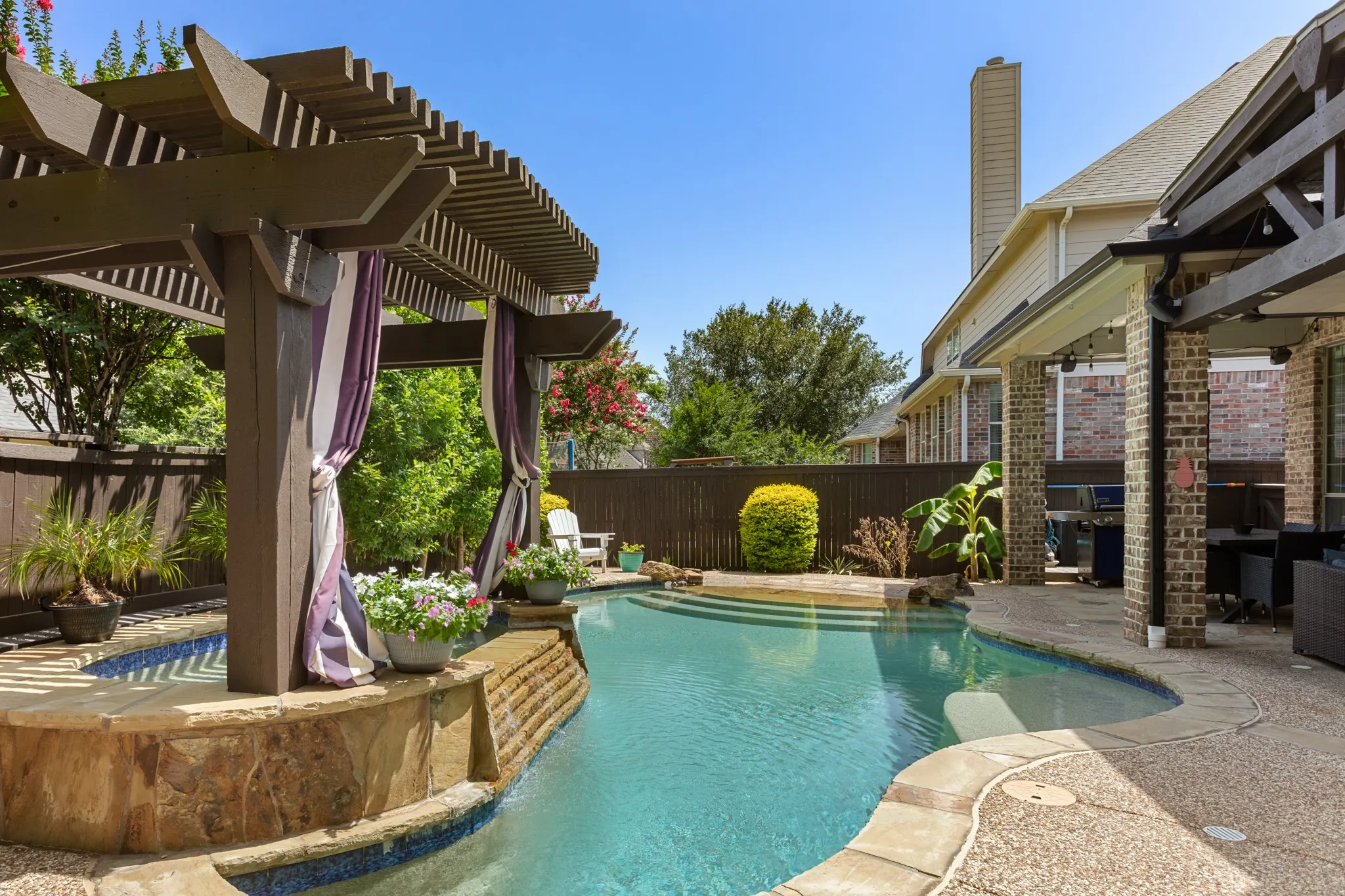 Single Family Residence For Sale in Denton County , 8160 Holliday Road, Lantana, Texas 76226, 4 Bedroom, 4 Bathroom, 2 Garage spaces, 3,187 Sqft, built in 2005, mls#21311495, Real Estate Agent in Lantana, Homes For Sale in Denton county, Homes For Sale in Lantana, Realtor in Lantana Texas, Real Estate Brokerage Independent Realty Texas, Luminita Cordes Realtor