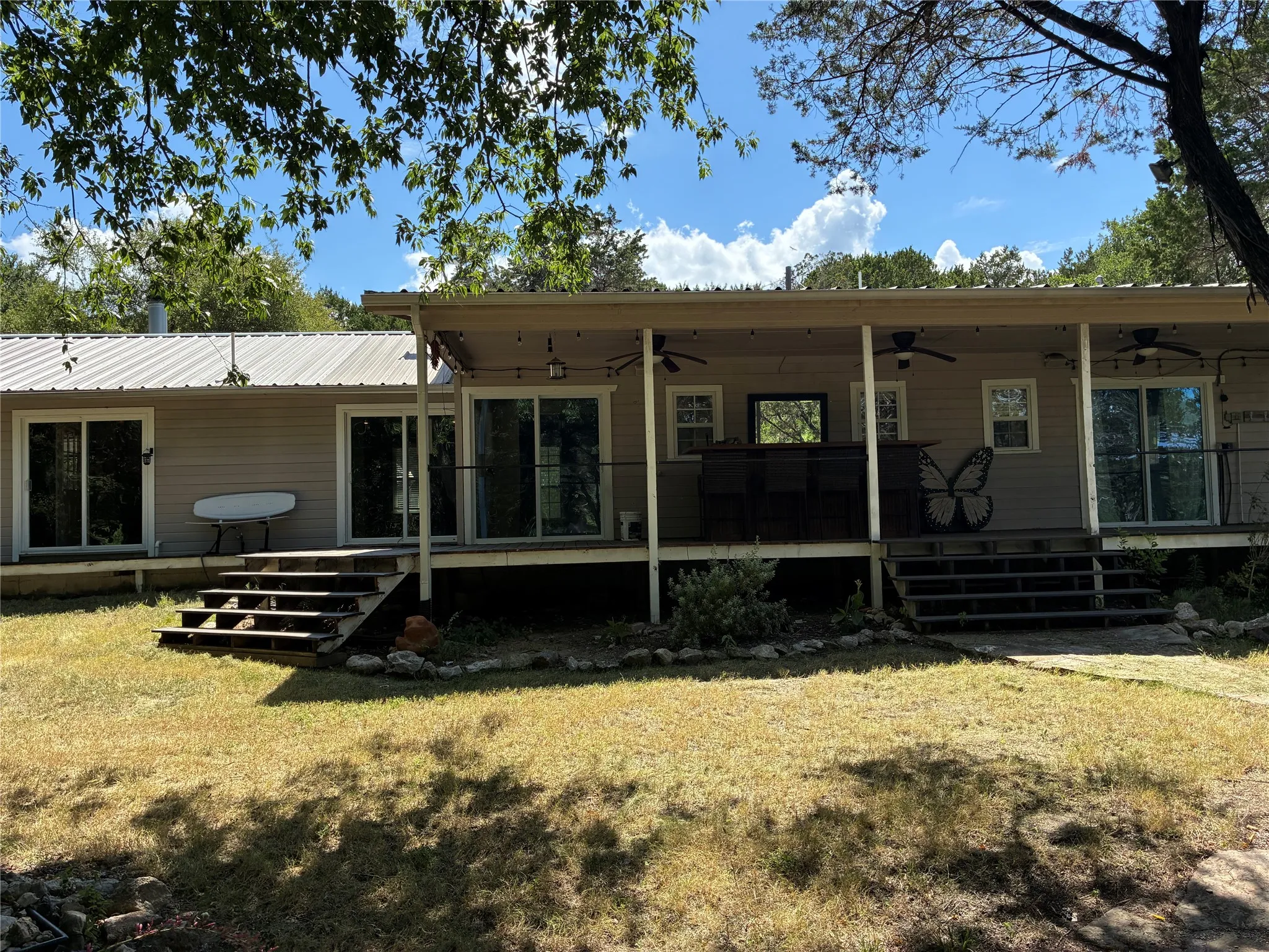 Single Family Residence For Sale in Johnson County , 9217 Indian Trail, Rio Vista, Texas 76093, 3 Bedroom, 3 Bathroom, 2 Garage spaces, 1,450 Sqft, built in 2001, Price $345,000, mls#21316813, Real Estate Agent in Rio Vista, Homes For Sale in Johnson county, Homes For Sale in Rio Vista, Realtor in Rio Vista Texas, Real Estate Brokerage Independent Realty Texas, Luminita Cordes Realtor