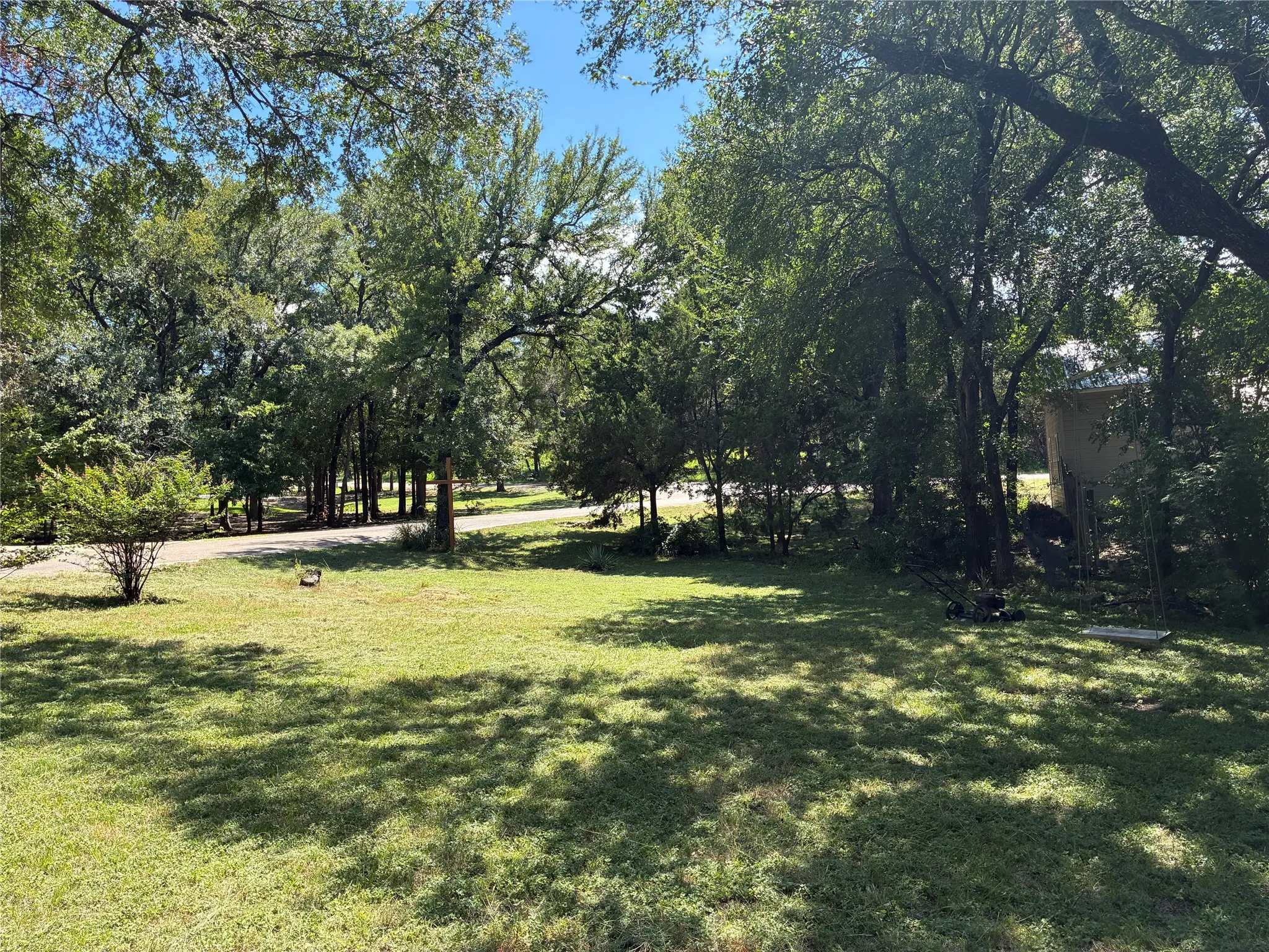 Single Family Residence For Sale in Johnson County , 9217 Indian Trail, Rio Vista, Texas 76093, 3 Bedroom, 3 Bathroom, 2 Garage spaces, 1,450 Sqft, built in 2001, Price $345,000, mls#21316813, Real Estate Agent in Rio Vista, Homes For Sale in Johnson county, Homes For Sale in Rio Vista, Realtor in Rio Vista Texas, Real Estate Brokerage Independent Realty Texas, Luminita Cordes Realtor