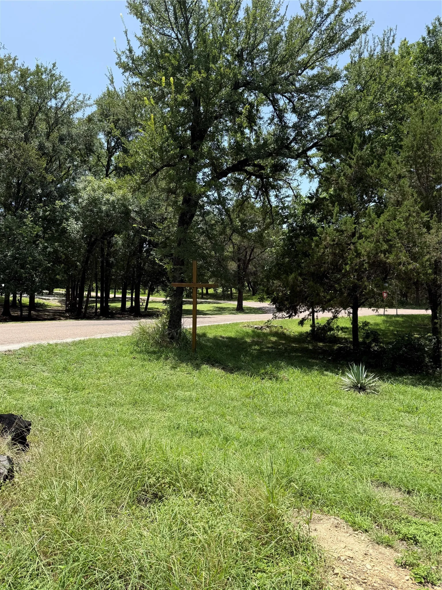 Single Family Residence For Sale in Johnson County , 9217 Indian Trail, Rio Vista, Texas 76093, 3 Bedroom, 3 Bathroom, 2 Garage spaces, 1,450 Sqft, built in 2001, Price $345,000, mls#21316813, Real Estate Agent in Rio Vista, Homes For Sale in Johnson county, Homes For Sale in Rio Vista, Realtor in Rio Vista Texas, Real Estate Brokerage Independent Realty Texas, Luminita Cordes Realtor