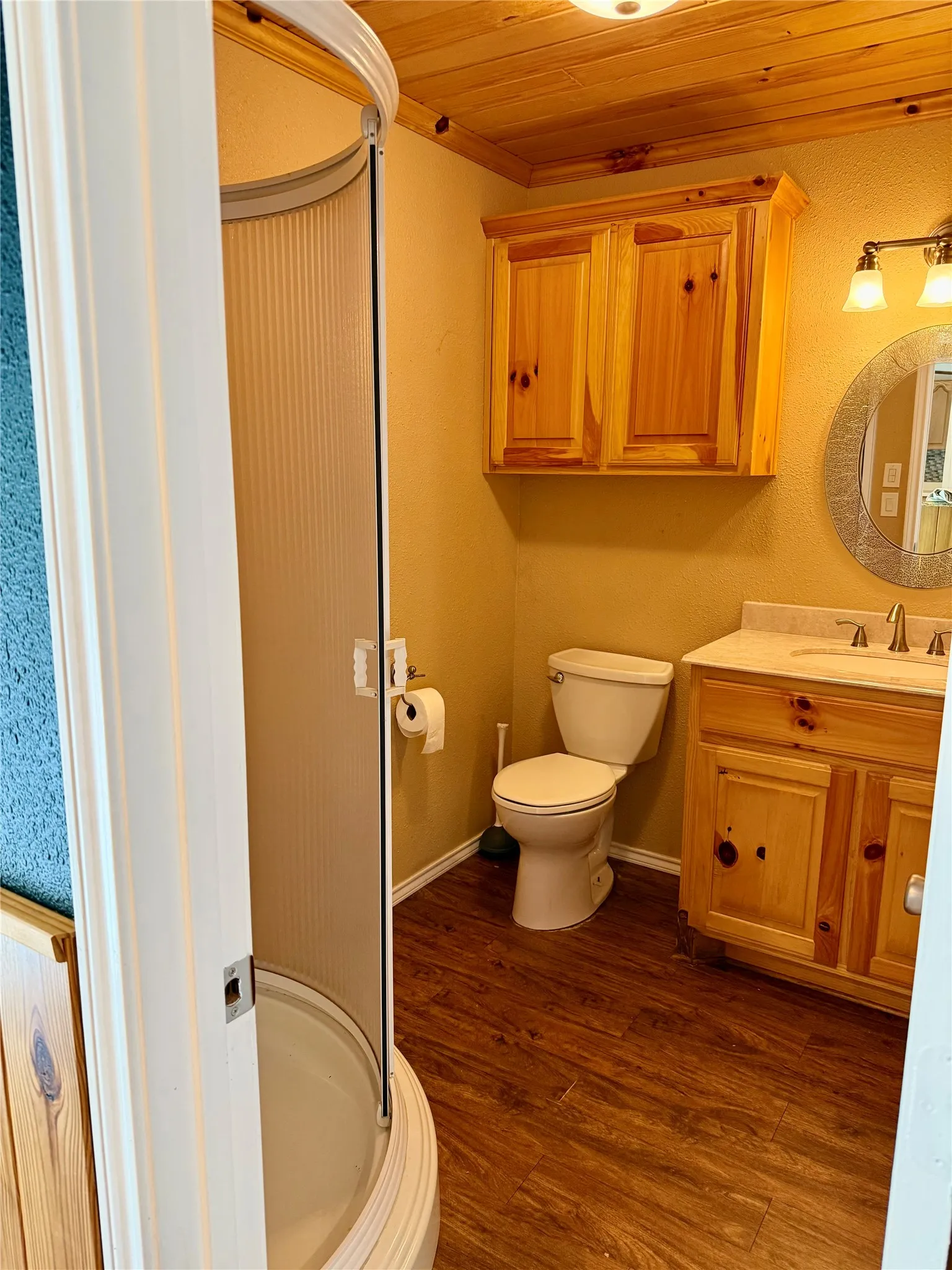Single Family Residence For Sale in Johnson County , 9217 Indian Trail, Rio Vista, Texas 76093, 3 Bedroom, 3 Bathroom, 2 Garage spaces, 1,450 Sqft, built in 2001, Price $345,000, mls#21316813, Real Estate Agent in Rio Vista, Homes For Sale in Johnson county, Homes For Sale in Rio Vista, Realtor in Rio Vista Texas, Real Estate Brokerage Independent Realty Texas, Luminita Cordes Realtor