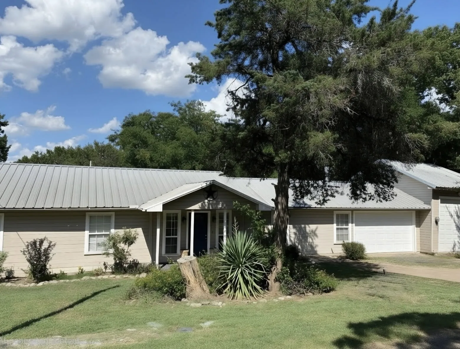 Single Family Residence For Sale in Johnson County , 9217 Indian Trail, Rio Vista, Texas 76093, 3 Bedroom, 3 Bathroom, 2 Garage spaces, 1,450 Sqft, built in 2001, Price $345,000, mls#21316813, Real Estate Agent in Rio Vista, Homes For Sale in Johnson county, Homes For Sale in Rio Vista, Realtor in Rio Vista Texas, Real Estate Brokerage Independent Realty Texas, Luminita Cordes Realtor