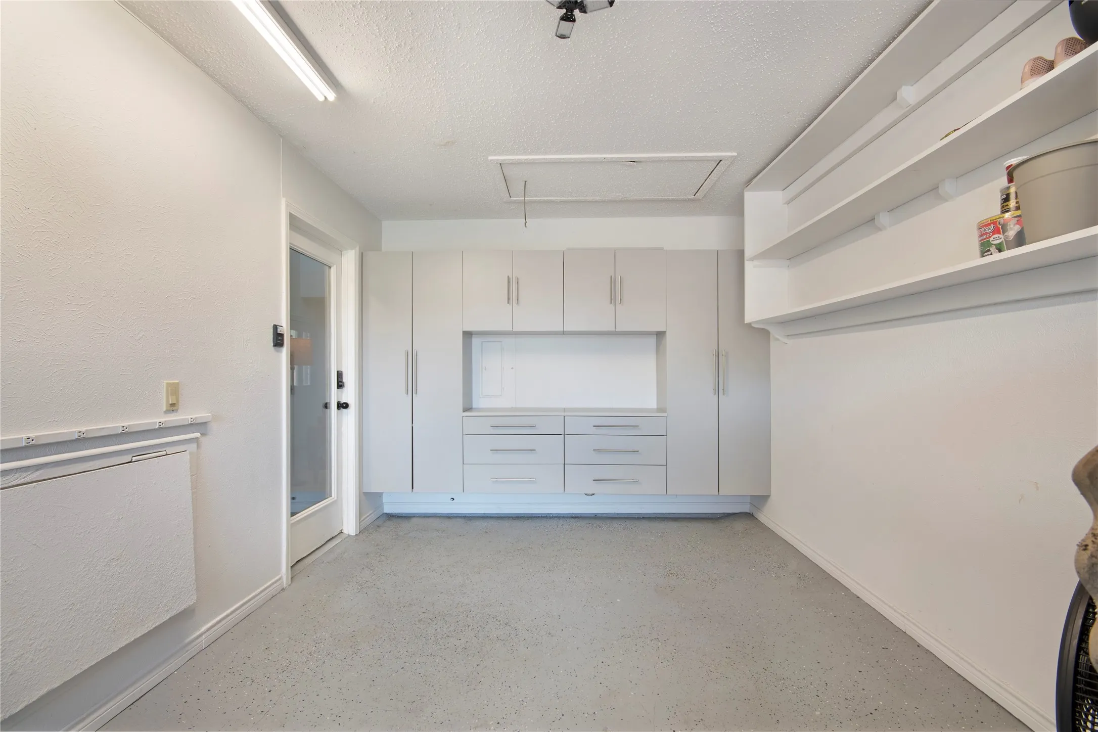 Single Family Residence For Sale in Rockwall County , 218 Saint Marys Place, Rockwall, Texas 75087, 3 Bedroom, 2 Bathroom, 1 Garage spaces, 1,161 Sqft, built in 1984, mls#21309637, Real Estate Agent in Rockwall, Homes For Sale in Rockwall county, Homes For Sale in Rockwall, Realtor in Rockwall Texas, Real Estate Brokerage Independent Realty Texas, Luminita Cordes Realtor