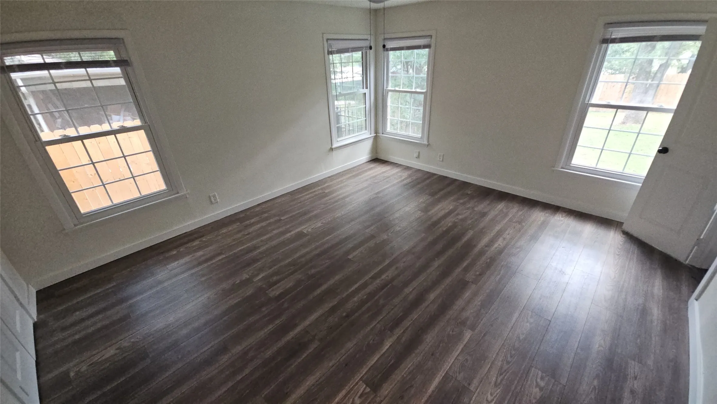 Single Family Residence For Sale in Tarrant County , 1712 Yolanda Drive, Fort Worth, Texas 76112, 3 Bedroom, 3 Bathroom, Garage spaces, 2,468 Sqft, built in 1953, mls#21309276, Real Estate Agent in Fort Worth, Homes For Sale in Tarrant county, Homes For Sale in Fort Worth, Realtor in Fort Worth Texas, Real Estate Brokerage Independent Realty Texas, Luminita Cordes Realtor