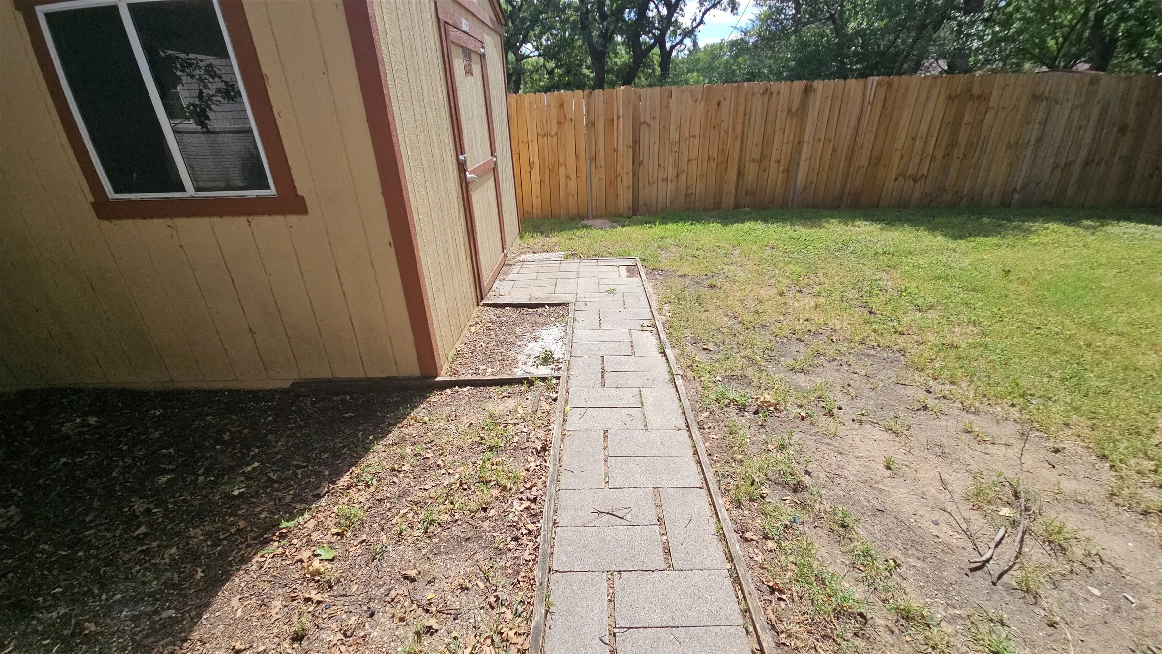 Single Family Residence For Sale in Tarrant County , 1712 Yolanda Drive, Fort Worth, Texas 76112, 3 Bedroom, 3 Bathroom, Garage spaces, 2,468 Sqft, built in 1953, mls#21309276, Real Estate Agent in Fort Worth, Homes For Sale in Tarrant county, Homes For Sale in Fort Worth, Realtor in Fort Worth Texas, Real Estate Brokerage Independent Realty Texas, Luminita Cordes Realtor