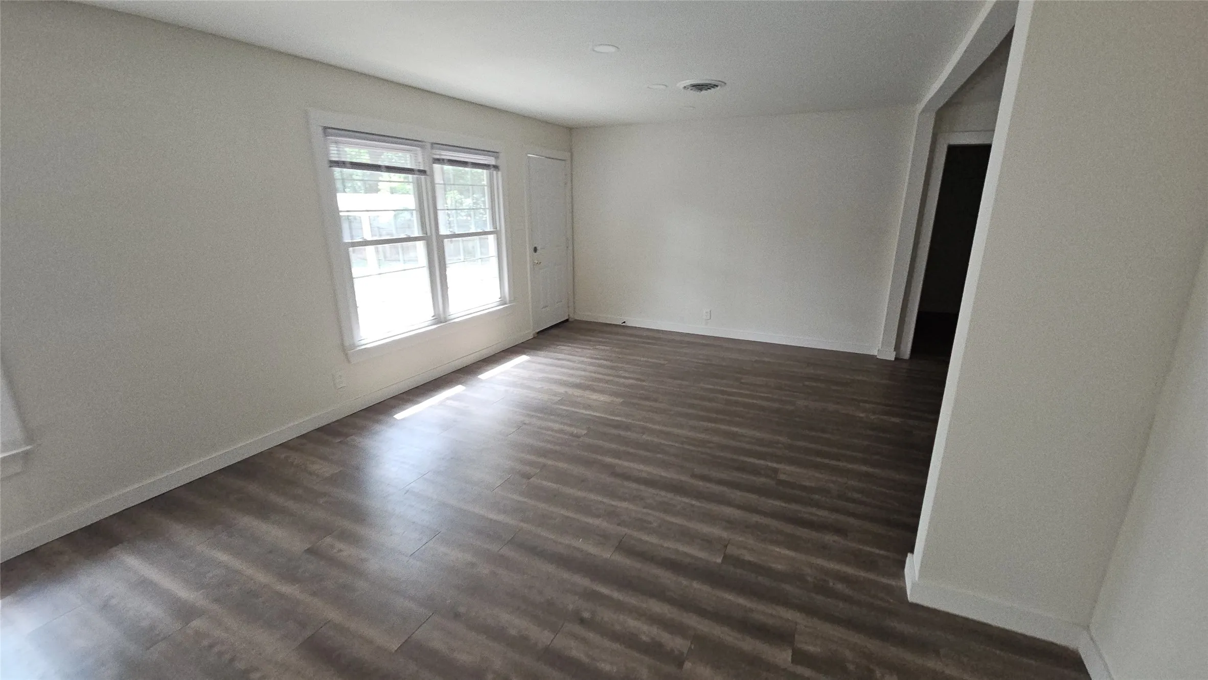 Single Family Residence For Sale in Tarrant County , 1712 Yolanda Drive, Fort Worth, Texas 76112, 3 Bedroom, 3 Bathroom, Garage spaces, 2,468 Sqft, built in 1953, mls#21309276, Real Estate Agent in Fort Worth, Homes For Sale in Tarrant county, Homes For Sale in Fort Worth, Realtor in Fort Worth Texas, Real Estate Brokerage Independent Realty Texas, Luminita Cordes Realtor