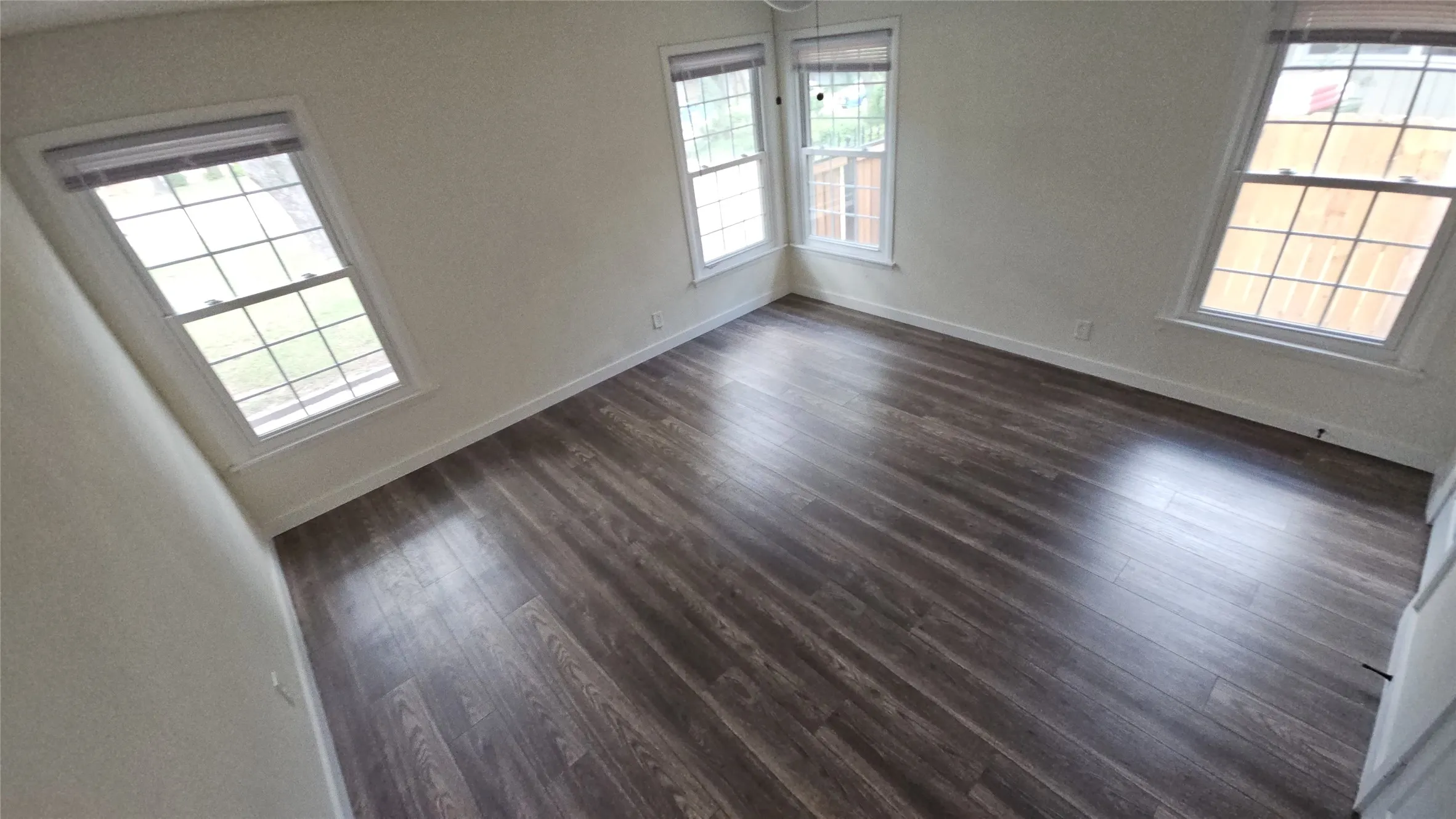 Single Family Residence For Sale in Tarrant County , 1712 Yolanda Drive, Fort Worth, Texas 76112, 3 Bedroom, 3 Bathroom, Garage spaces, 2,468 Sqft, built in 1953, mls#21309276, Real Estate Agent in Fort Worth, Homes For Sale in Tarrant county, Homes For Sale in Fort Worth, Realtor in Fort Worth Texas, Real Estate Brokerage Independent Realty Texas, Luminita Cordes Realtor
