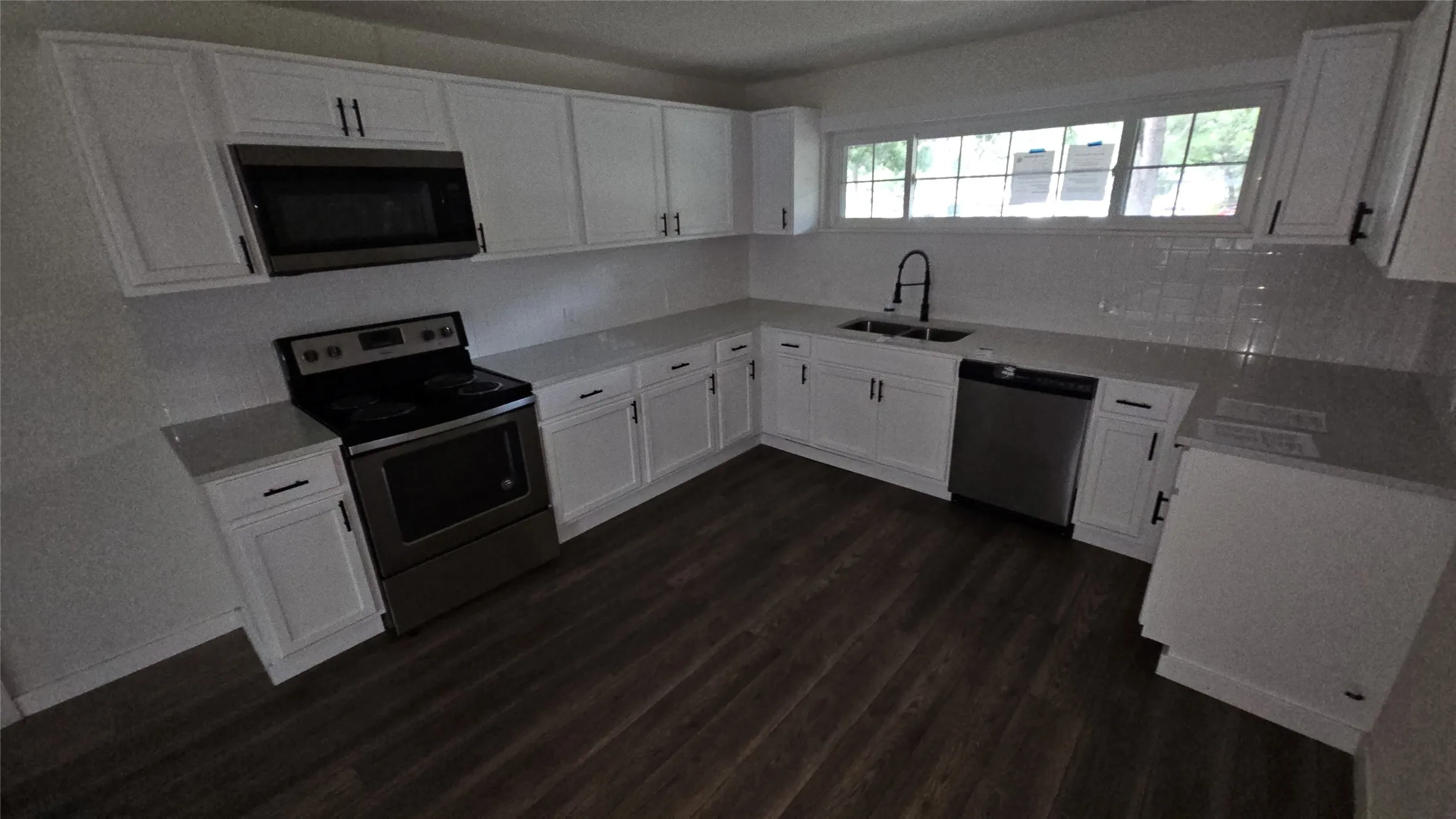Single Family Residence For Sale in Tarrant County , 1712 Yolanda Drive, Fort Worth, Texas 76112, 3 Bedroom, 3 Bathroom, Garage spaces, 2,468 Sqft, built in 1953, mls#21309276, Real Estate Agent in Fort Worth, Homes For Sale in Tarrant county, Homes For Sale in Fort Worth, Realtor in Fort Worth Texas, Real Estate Brokerage Independent Realty Texas, Luminita Cordes Realtor