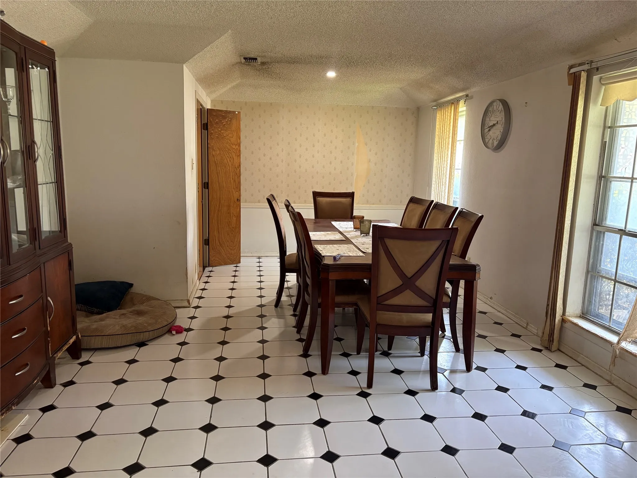Single Family Residence For Sale in Dallas County , 702 Granada Drive, Duncanville, Texas 75116, 4 Bedroom, 2 Bathroom, 2 Garage spaces, 2,138 Sqft, built in 1970, mls#21317872, Real Estate Agent in Duncanville, Homes For Sale in Dallas county, Homes For Sale in Duncanville, Realtor in Duncanville Texas, Real Estate Brokerage Independent Realty Texas, Luminita Cordes Realtor