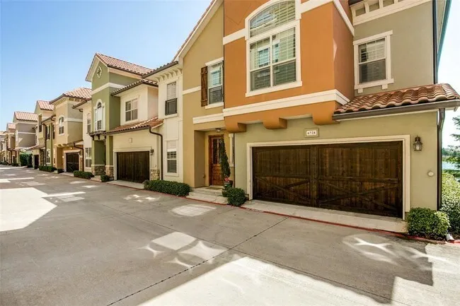 Condominium For Sale in Dallas County , 6728 Marbella, Irving, Texas 75039, 3 Bedroom, 3 Bathroom, 2 Garage spaces, 2,858 Sqft, built in 2008, mls#21318059, Real Estate Agent in Irving, Homes For Sale in Dallas county, Homes For Sale in Irving, Realtor in Irving Texas, Real Estate Brokerage Independent Realty Texas, Luminita Cordes Realtor