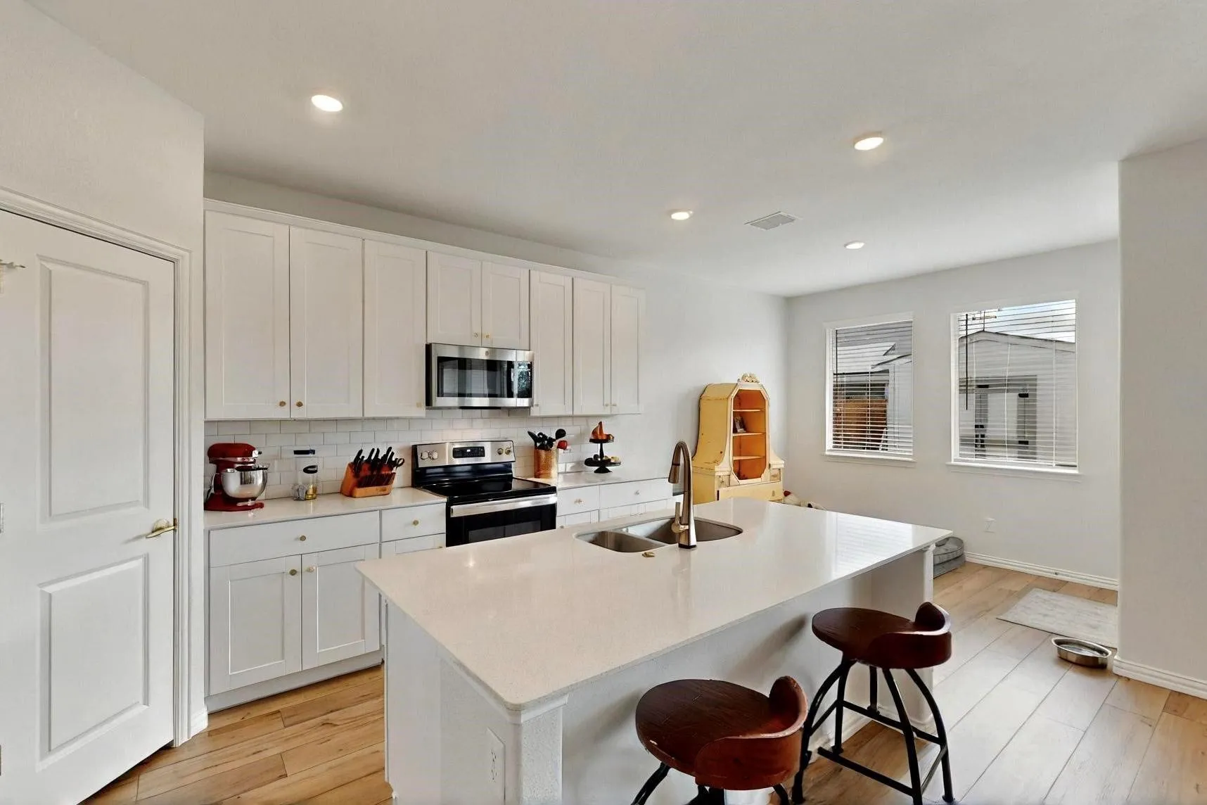 Single Family Residence For Sale in Collin County , 5107 Penrose Drive, Princeton, Texas 75407, 4 Bedroom, 3 Bathroom, 2 Garage spaces, 2,347 Sqft, built in 2023, mls#21311542, Real Estate Agent in Princeton, Homes For Sale in Collin county, Homes For Sale in Princeton, Realtor in Princeton Texas, Real Estate Brokerage Independent Realty Texas, Luminita Cordes Realtor