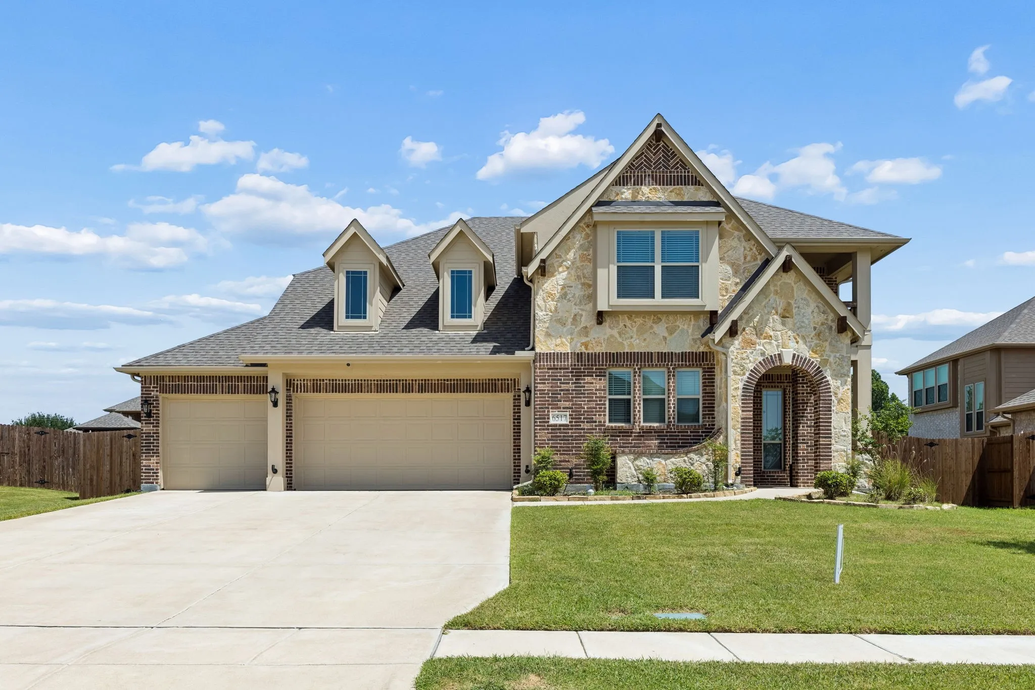 Single Family Residence For Sale in Dallas County , 6517 Harwich Drive, Mesquite, Texas 75181, 5 Bedroom, 4 Bathroom, 3 Garage spaces, 3,431 Sqft, built in 2023, mls#21314168, Real Estate Agent in Mesquite, Homes For Sale in Dallas county, Homes For Sale in Mesquite, Realtor in Mesquite Texas, Real Estate Brokerage Independent Realty Texas, Luminita Cordes Realtor
