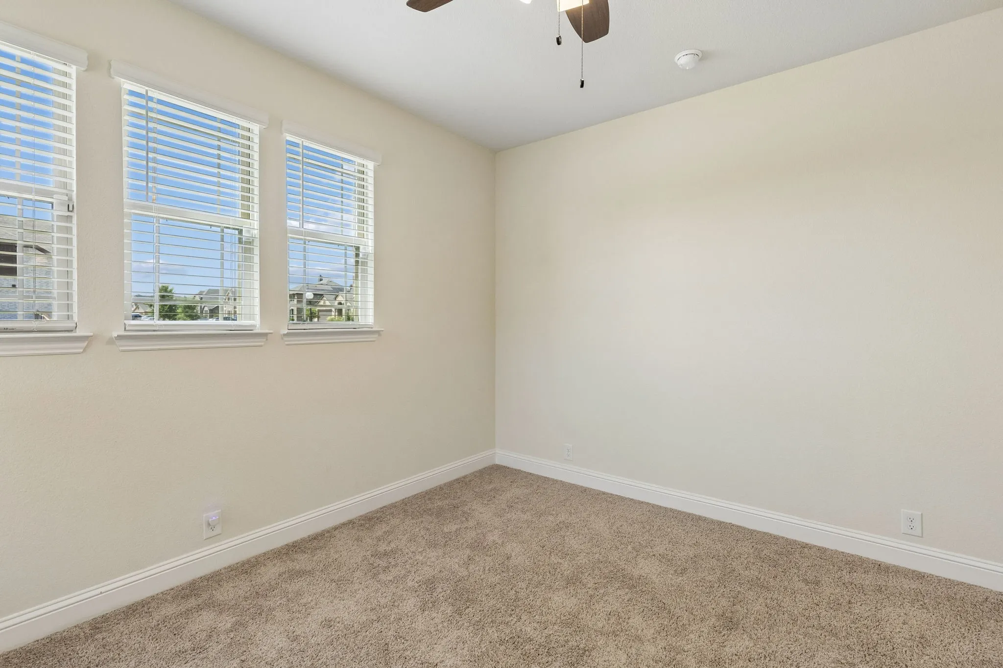 Single Family Residence For Sale in Dallas County , 6517 Harwich Drive, Mesquite, Texas 75181, 5 Bedroom, 4 Bathroom, 3 Garage spaces, 3,431 Sqft, built in 2023, mls#21314168, Real Estate Agent in Mesquite, Homes For Sale in Dallas county, Homes For Sale in Mesquite, Realtor in Mesquite Texas, Real Estate Brokerage Independent Realty Texas, Luminita Cordes Realtor