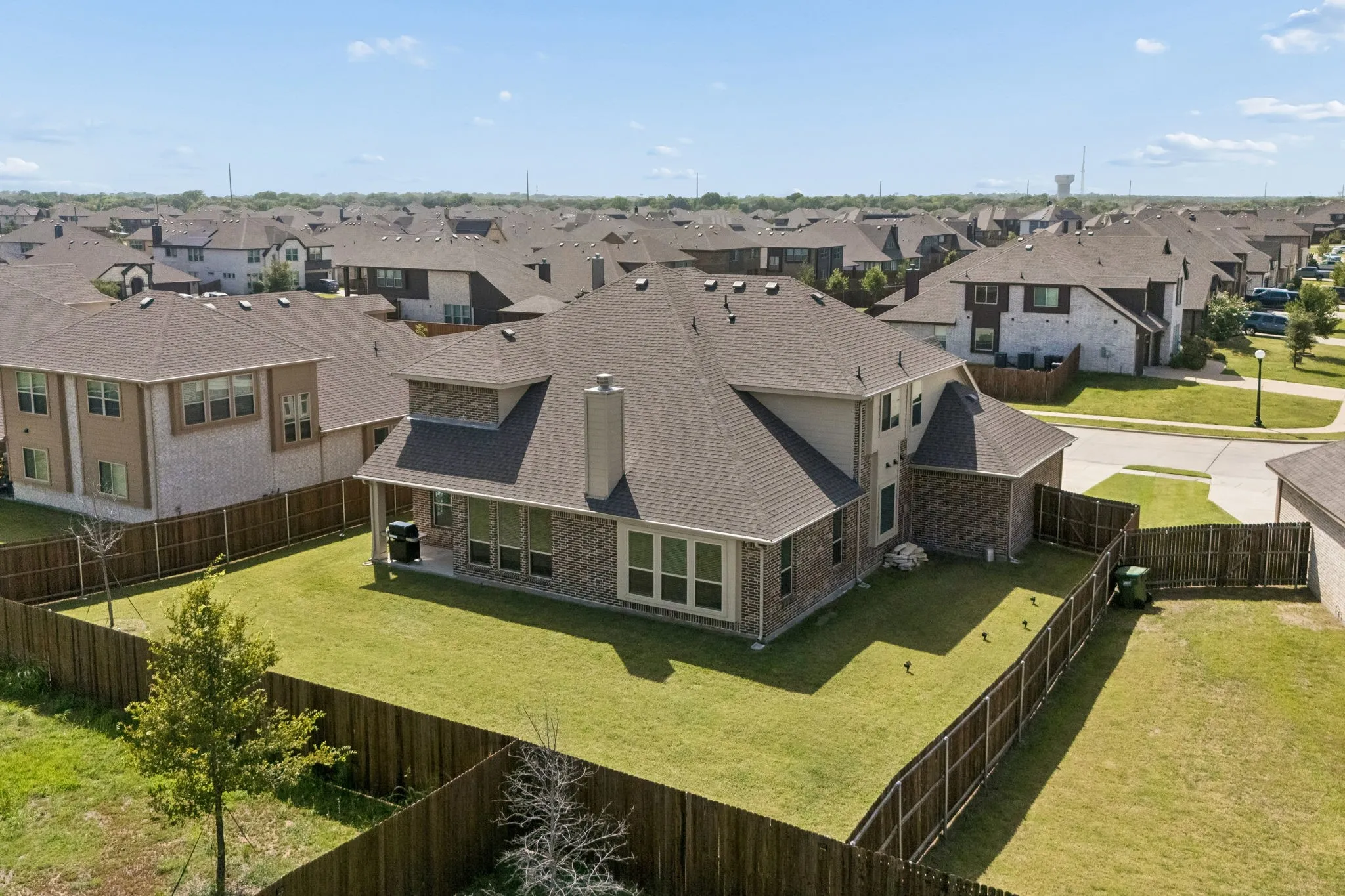 Single Family Residence For Sale in Dallas County , 6517 Harwich Drive, Mesquite, Texas 75181, 5 Bedroom, 4 Bathroom, 3 Garage spaces, 3,431 Sqft, built in 2023, mls#21314168, Real Estate Agent in Mesquite, Homes For Sale in Dallas county, Homes For Sale in Mesquite, Realtor in Mesquite Texas, Real Estate Brokerage Independent Realty Texas, Luminita Cordes Realtor