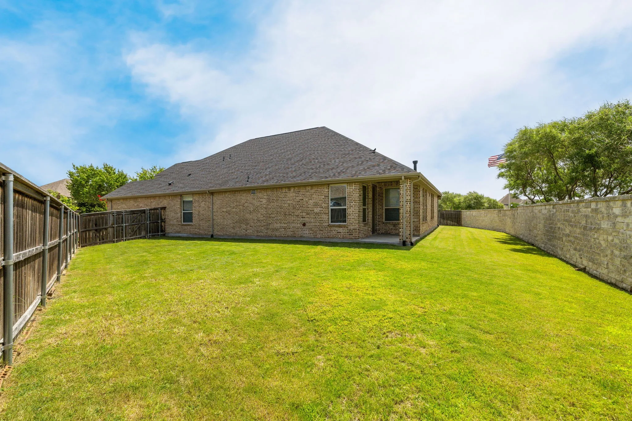 Single Family Residence For Sale in Denton County , 15500 City Garden Lane, Prosper, Texas 75078, 4 Bedroom, 3 Bathroom, 3 Garage spaces, 2,949 Sqft, built in 2016, mls#21317921, Real Estate Agent in Prosper, Homes For Sale in Denton county, Homes For Sale in Prosper, Realtor in Prosper Texas, Real Estate Brokerage Independent Realty Texas, Luminita Cordes Realtor