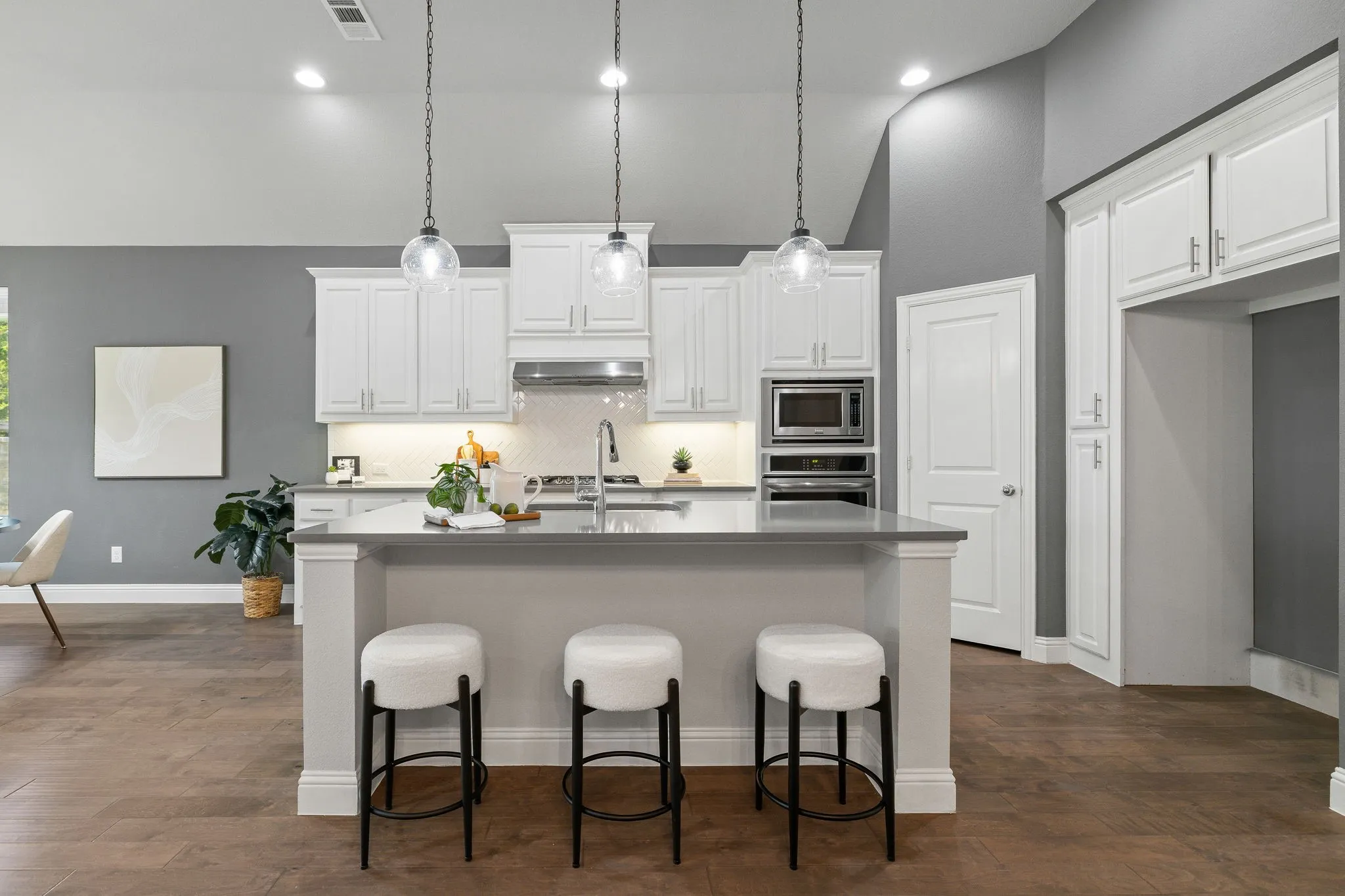 Single Family Residence For Sale in Denton County , 15500 City Garden Lane, Prosper, Texas 75078, 4 Bedroom, 3 Bathroom, 3 Garage spaces, 2,949 Sqft, built in 2016, mls#21317921, Real Estate Agent in Prosper, Homes For Sale in Denton county, Homes For Sale in Prosper, Realtor in Prosper Texas, Real Estate Brokerage Independent Realty Texas, Luminita Cordes Realtor