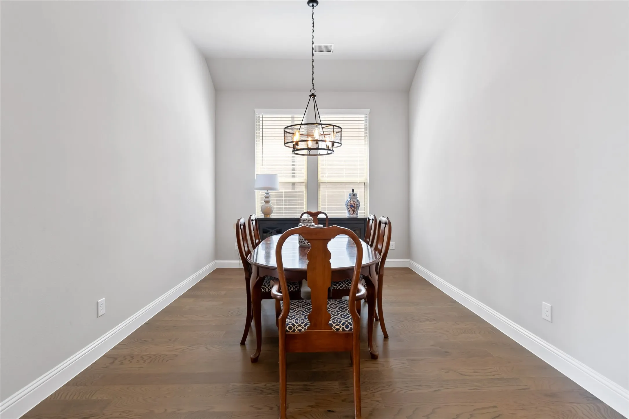 Single Family Residence For Rent in Collin County , 1812 Scotney Court, Celina, Texas 75009, 5 Bedroom, 5 Bathroom, 3 Garage spaces, 3,755 Sqft, built in 2021, mls#21318080, Real Estate Agent in Celina, Homes For Rent in Collin county, Homes For Rent in Celina, Realtor in Celina Texas, Real Estate Brokerage Independent Realty Texas, Luminita Cordes Realtor