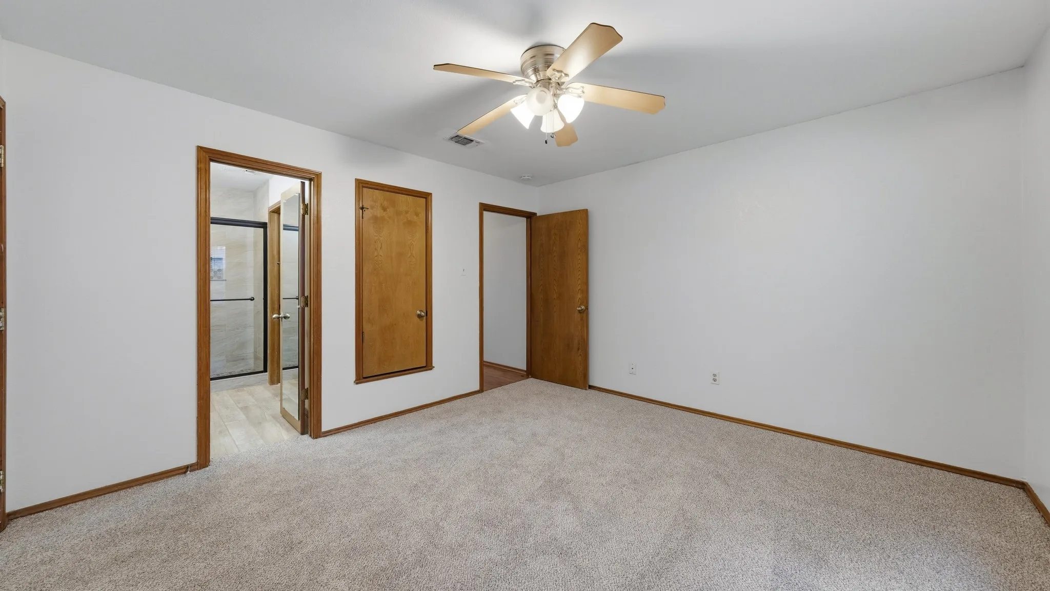 Single Family Residence For Sale in Parker County , 1406 S Elm Street, Weatherford, Texas 76086, 2 Bedroom, 2 Bathroom, Garage spaces, 1,205 Sqft, built in 1988, mls#21317267, Real Estate Agent in Weatherford, Homes For Sale in Parker county, Homes For Sale in Weatherford, Realtor in Weatherford Texas, Real Estate Brokerage Independent Realty Texas, Luminita Cordes Realtor
