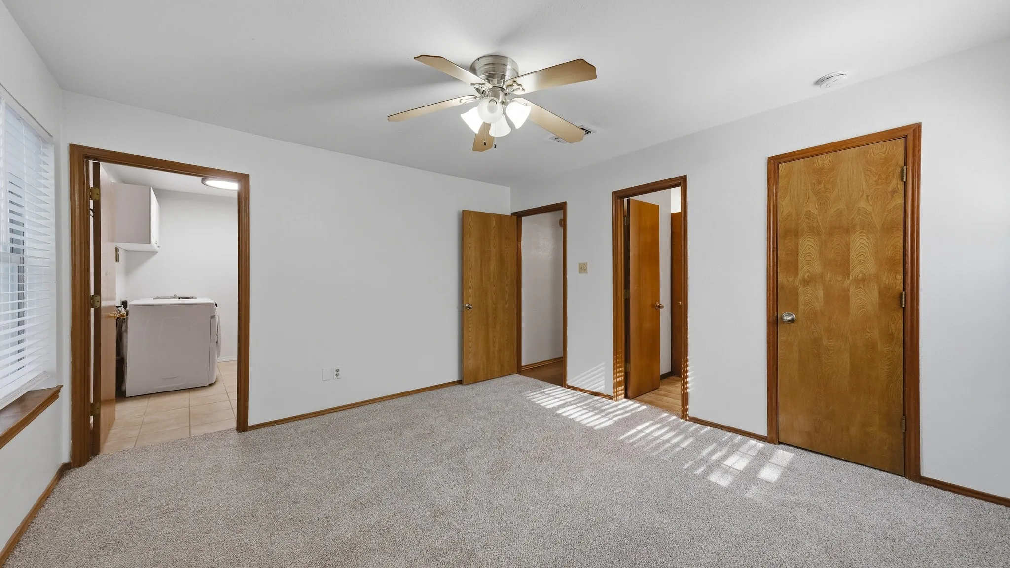 Single Family Residence For Sale in Parker County , 1406 S Elm Street, Weatherford, Texas 76086, 2 Bedroom, 2 Bathroom, Garage spaces, 1,205 Sqft, built in 1988, mls#21317267, Real Estate Agent in Weatherford, Homes For Sale in Parker county, Homes For Sale in Weatherford, Realtor in Weatherford Texas, Real Estate Brokerage Independent Realty Texas, Luminita Cordes Realtor