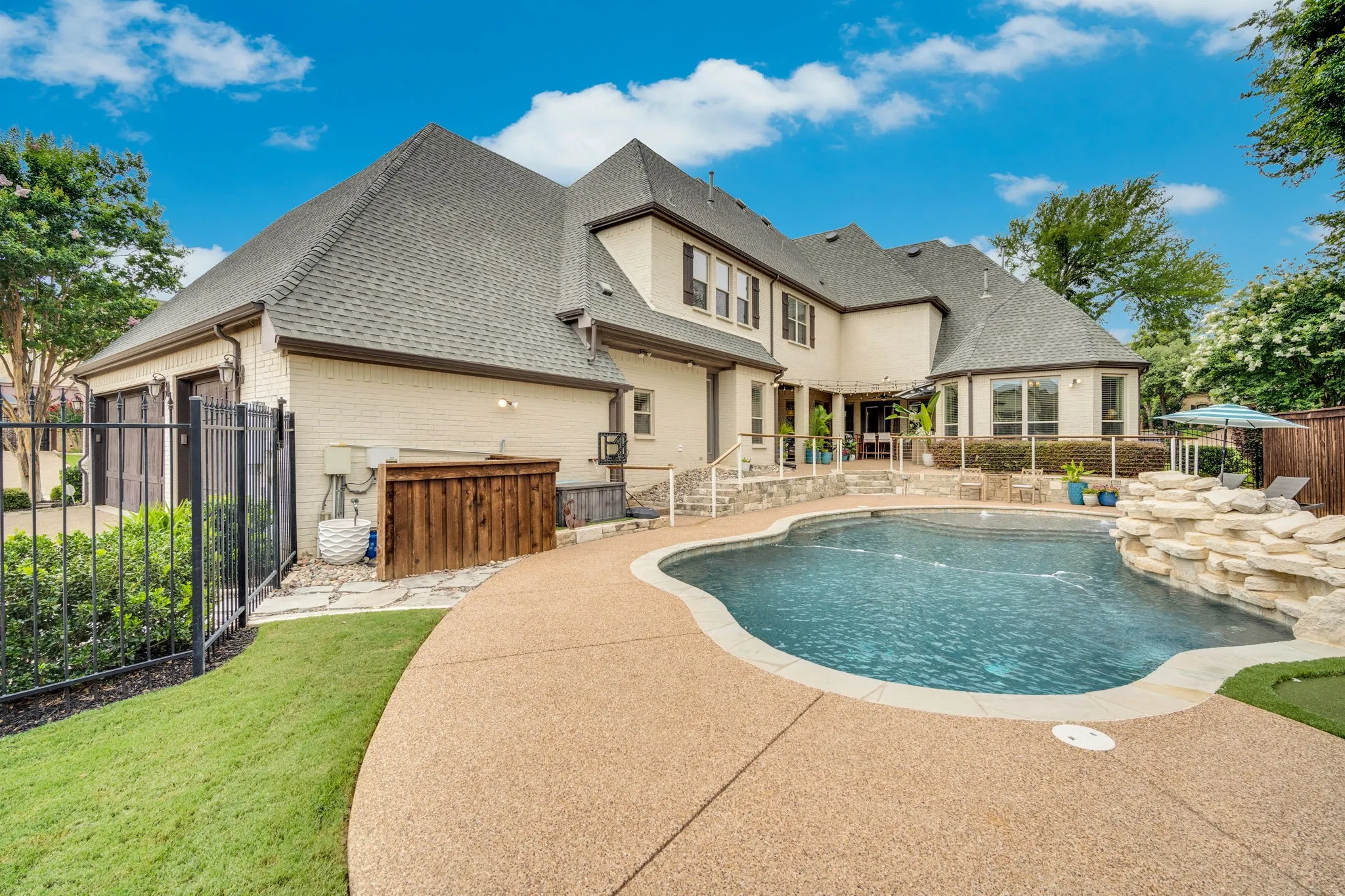 Single Family Residence For Sale in Tarrant County , 1400 Norwegian Wood Court, Mansfield, Texas 76063, 5 Bedroom, 5 Bathroom, 3 Garage spaces, 5,200 Sqft, built in 2012, mls#21313709, Real Estate Agent in Mansfield, Homes For Sale in Tarrant county, Homes For Sale in Mansfield, Realtor in Mansfield Texas, Real Estate Brokerage Independent Realty Texas, Luminita Cordes Realtor