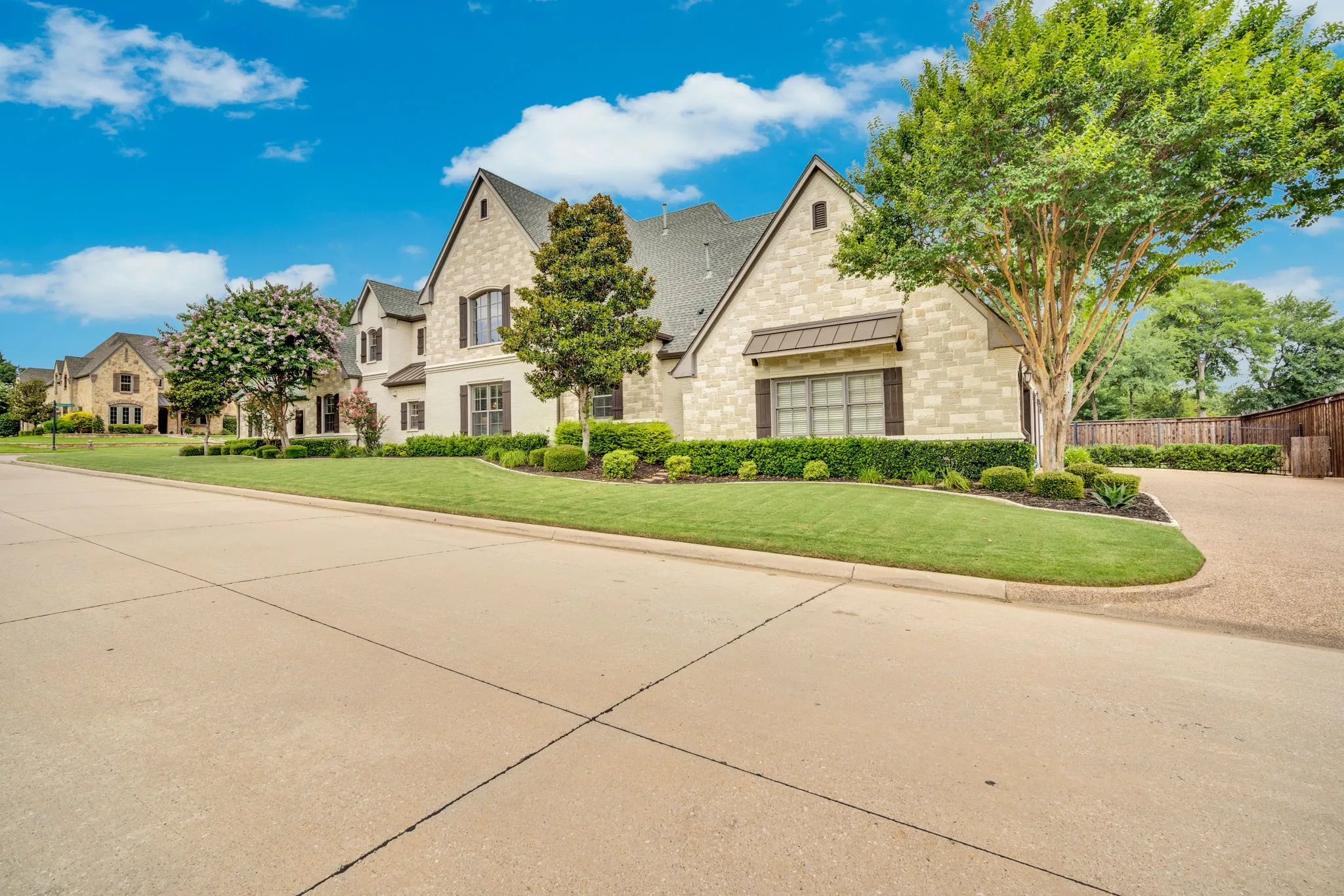 Single Family Residence For Sale in Tarrant County , 1400 Norwegian Wood Court, Mansfield, Texas 76063, 5 Bedroom, 5 Bathroom, 3 Garage spaces, 5,200 Sqft, built in 2012, mls#21313709, Real Estate Agent in Mansfield, Homes For Sale in Tarrant county, Homes For Sale in Mansfield, Realtor in Mansfield Texas, Real Estate Brokerage Independent Realty Texas, Luminita Cordes Realtor
