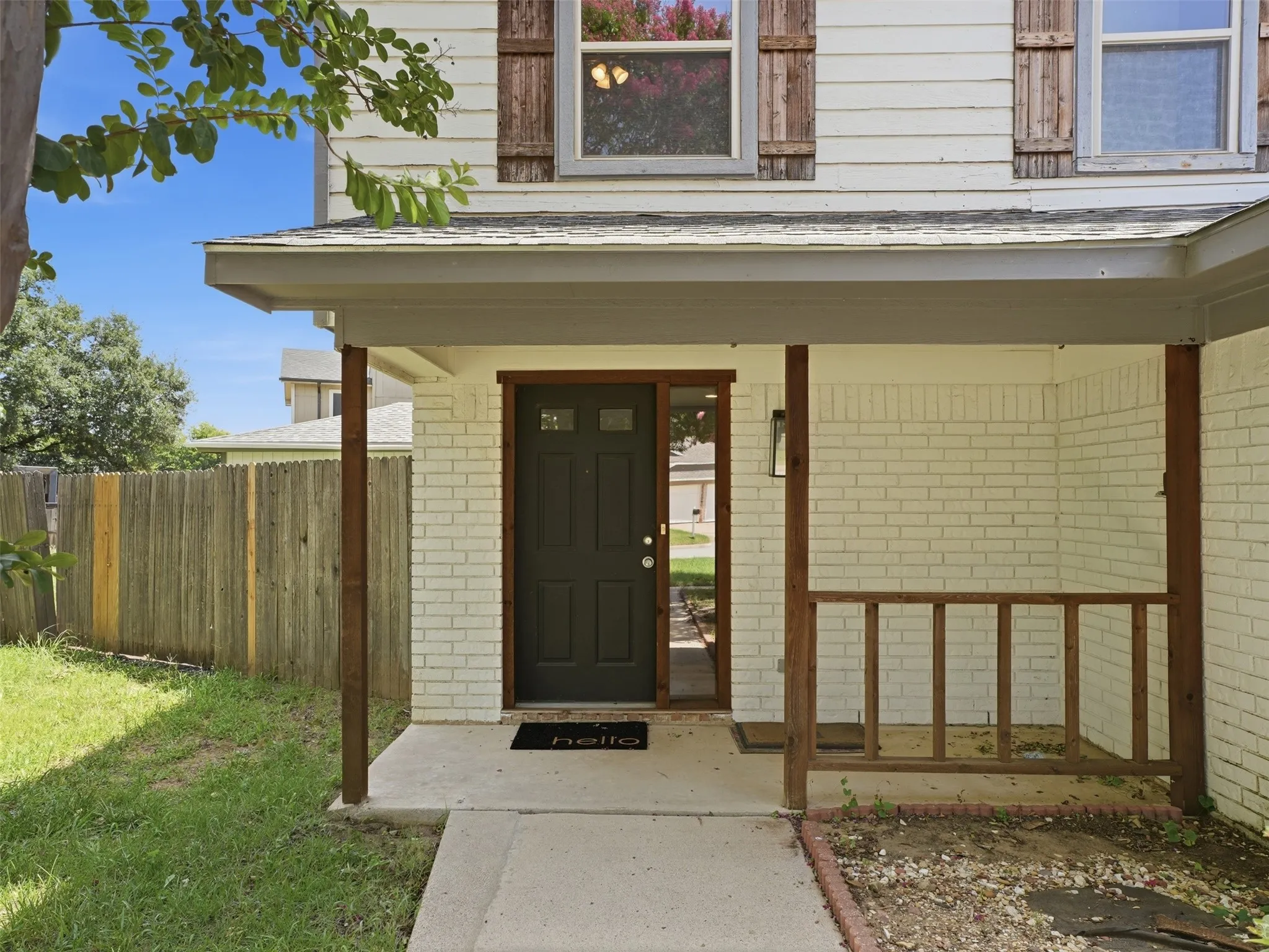 Single Family Residence For Sale in Tarrant County , 6205 Fernwood Drive, Arlington, Texas 76001, 4 Bedroom, 4 Bathroom, 2 Garage spaces, 2,136 Sqft, built in 1985, mls#21318087, Real Estate Agent in Arlington, Homes For Sale in Tarrant county, Homes For Sale in Arlington, Realtor in Arlington Texas, Real Estate Brokerage Independent Realty Texas, Luminita Cordes Realtor