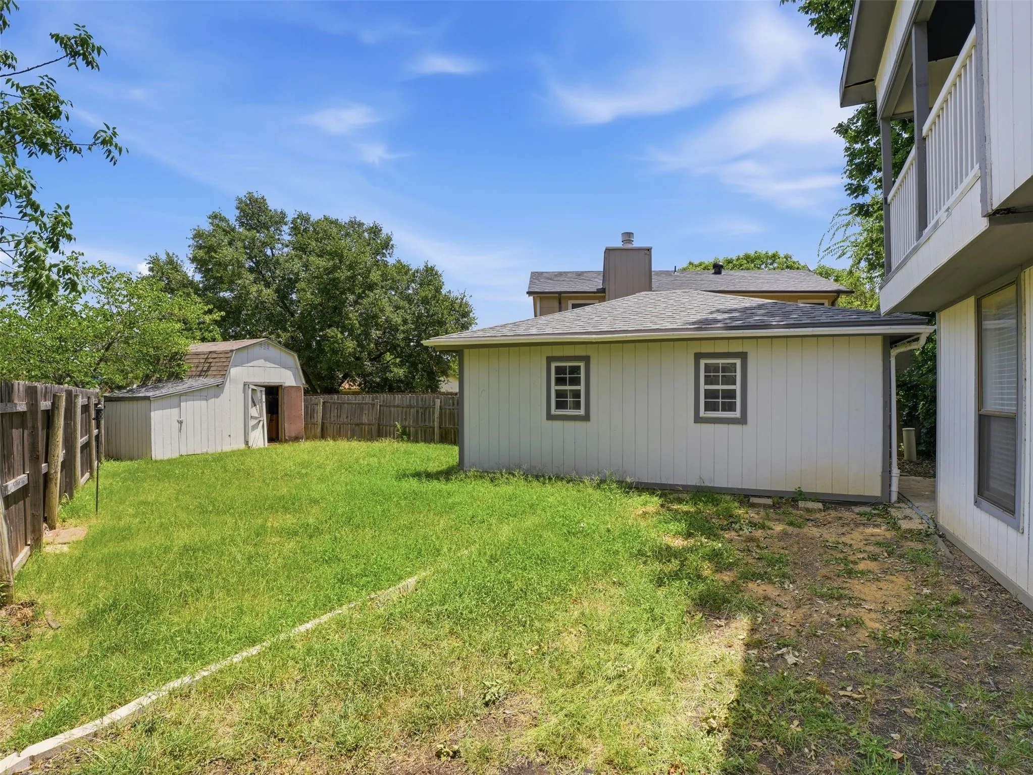 Single Family Residence For Sale in Tarrant County , 6205 Fernwood Drive, Arlington, Texas 76001, 4 Bedroom, 4 Bathroom, 2 Garage spaces, 2,136 Sqft, built in 1985, mls#21318087, Real Estate Agent in Arlington, Homes For Sale in Tarrant county, Homes For Sale in Arlington, Realtor in Arlington Texas, Real Estate Brokerage Independent Realty Texas, Luminita Cordes Realtor