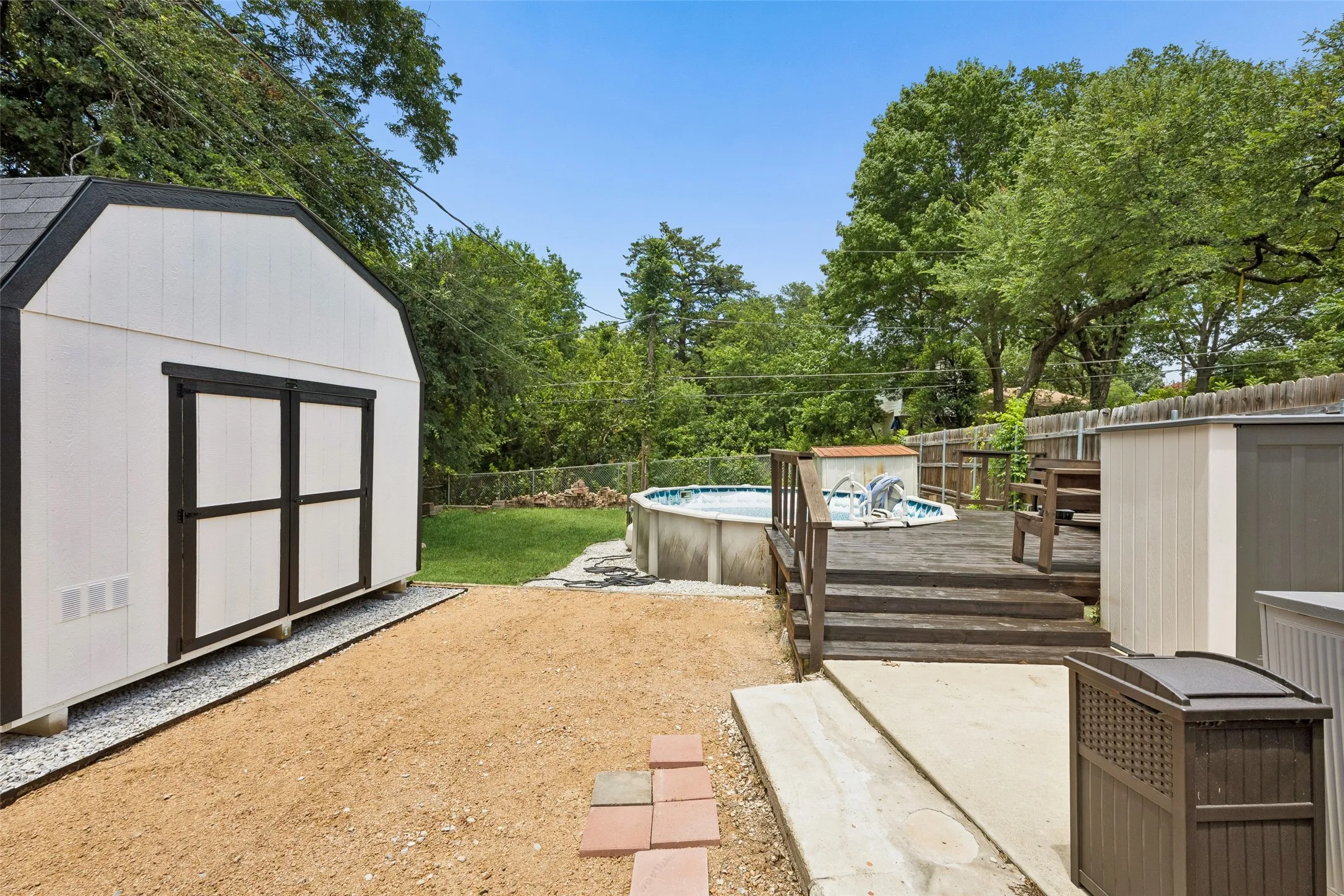 Single Family Residence For Sale in Dallas County , 3411 Gibsondell Avenue, Dallas, Texas 75211, 3 Bedroom, 2 Bathroom, Garage spaces, 1,576 Sqft, built in 1937, mls#21312736, Real Estate Agent in Dallas, Homes For Sale in Dallas county, Homes For Sale in Dallas, Realtor in Dallas Texas, Real Estate Brokerage Independent Realty Texas, Luminita Cordes Realtor