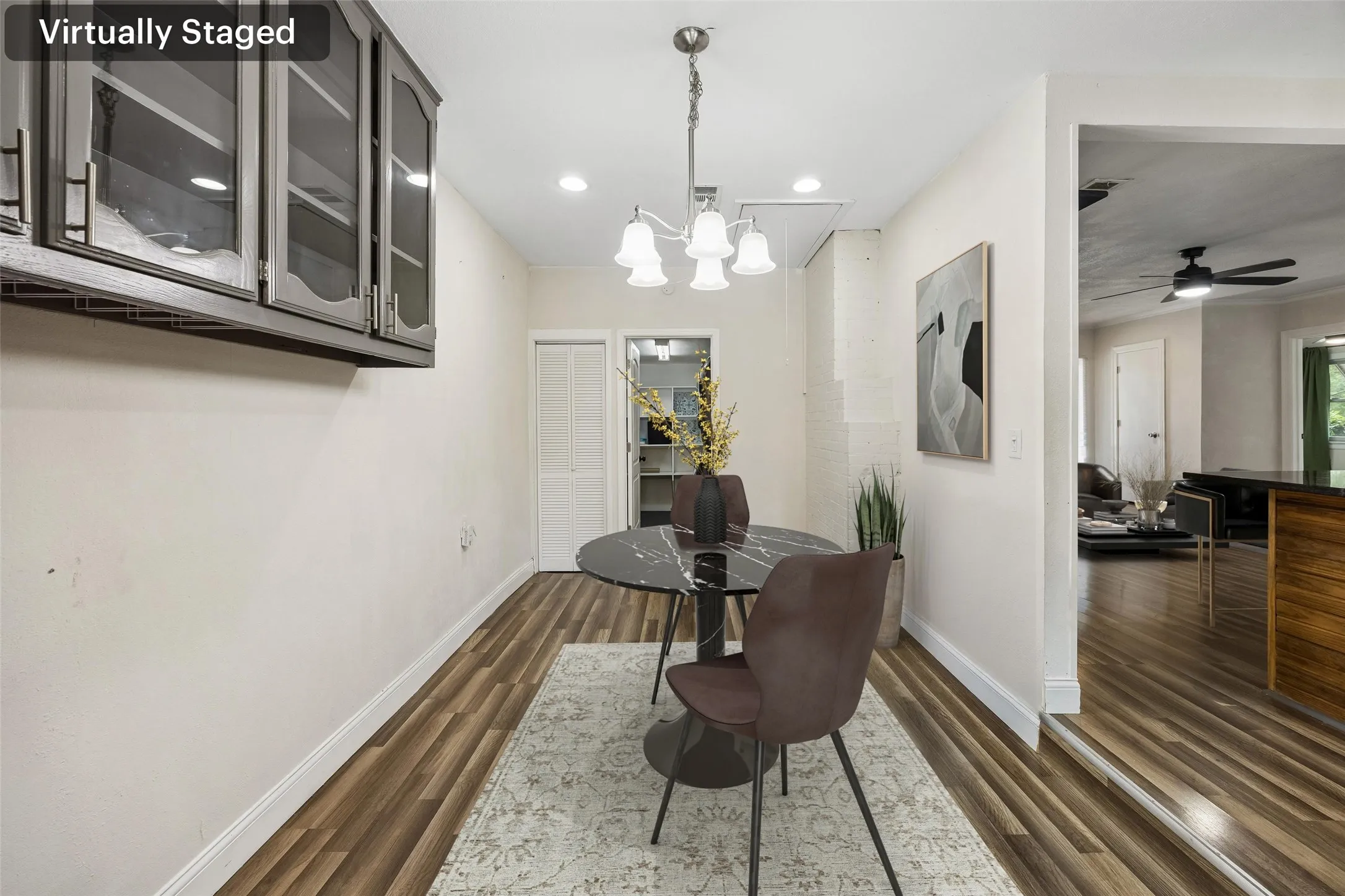 Single Family Residence For Sale in Dallas County , 3411 Gibsondell Avenue, Dallas, Texas 75211, 3 Bedroom, 2 Bathroom, Garage spaces, 1,576 Sqft, built in 1937, mls#21312736, Real Estate Agent in Dallas, Homes For Sale in Dallas county, Homes For Sale in Dallas, Realtor in Dallas Texas, Real Estate Brokerage Independent Realty Texas, Luminita Cordes Realtor
