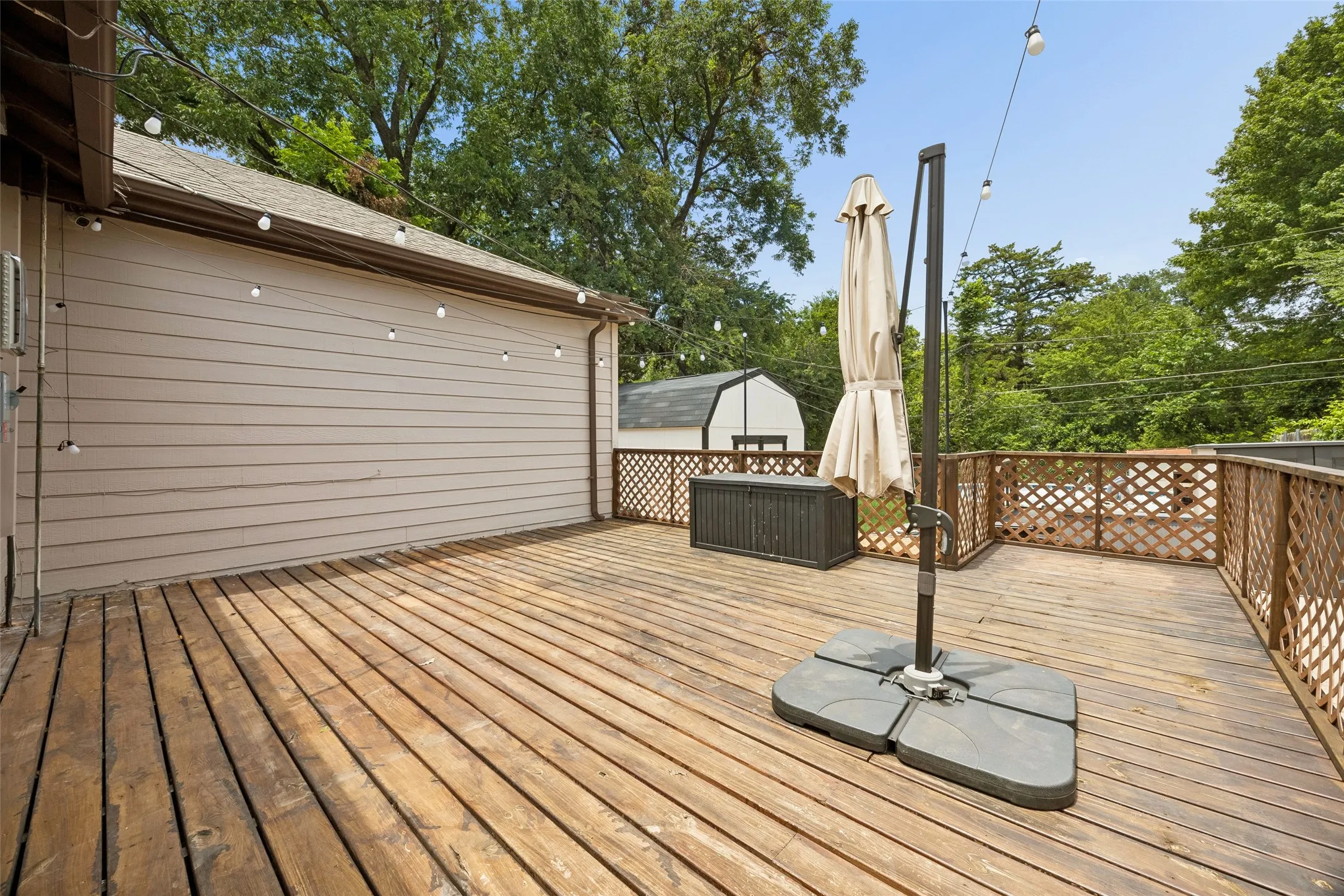 Single Family Residence For Sale in Dallas County , 3411 Gibsondell Avenue, Dallas, Texas 75211, 3 Bedroom, 2 Bathroom, Garage spaces, 1,576 Sqft, built in 1937, mls#21312736, Real Estate Agent in Dallas, Homes For Sale in Dallas county, Homes For Sale in Dallas, Realtor in Dallas Texas, Real Estate Brokerage Independent Realty Texas, Luminita Cordes Realtor