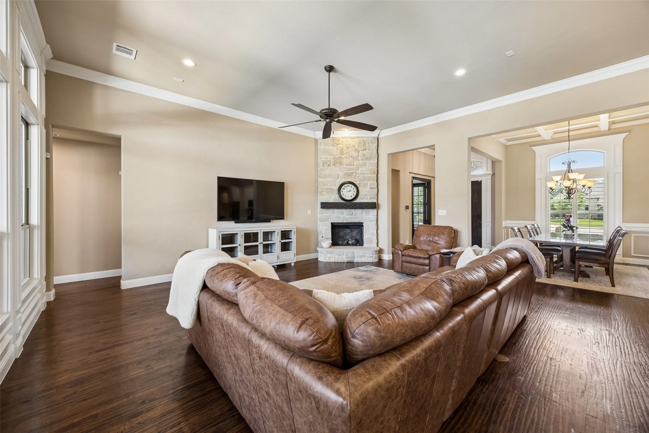 Single Family Residence For Rent in Tarrant County , 801 Rose Court, Keller, Texas 76248, 4 Bedroom, 4 Bathroom, 3 Garage spaces, 3,509 Sqft, built in 2015, mls#21316654, Real Estate Agent in Keller, Homes For Rent in Tarrant county, Homes For Rent in Keller, Realtor in Keller Texas, Real Estate Brokerage Independent Realty Texas, Luminita Cordes Realtor