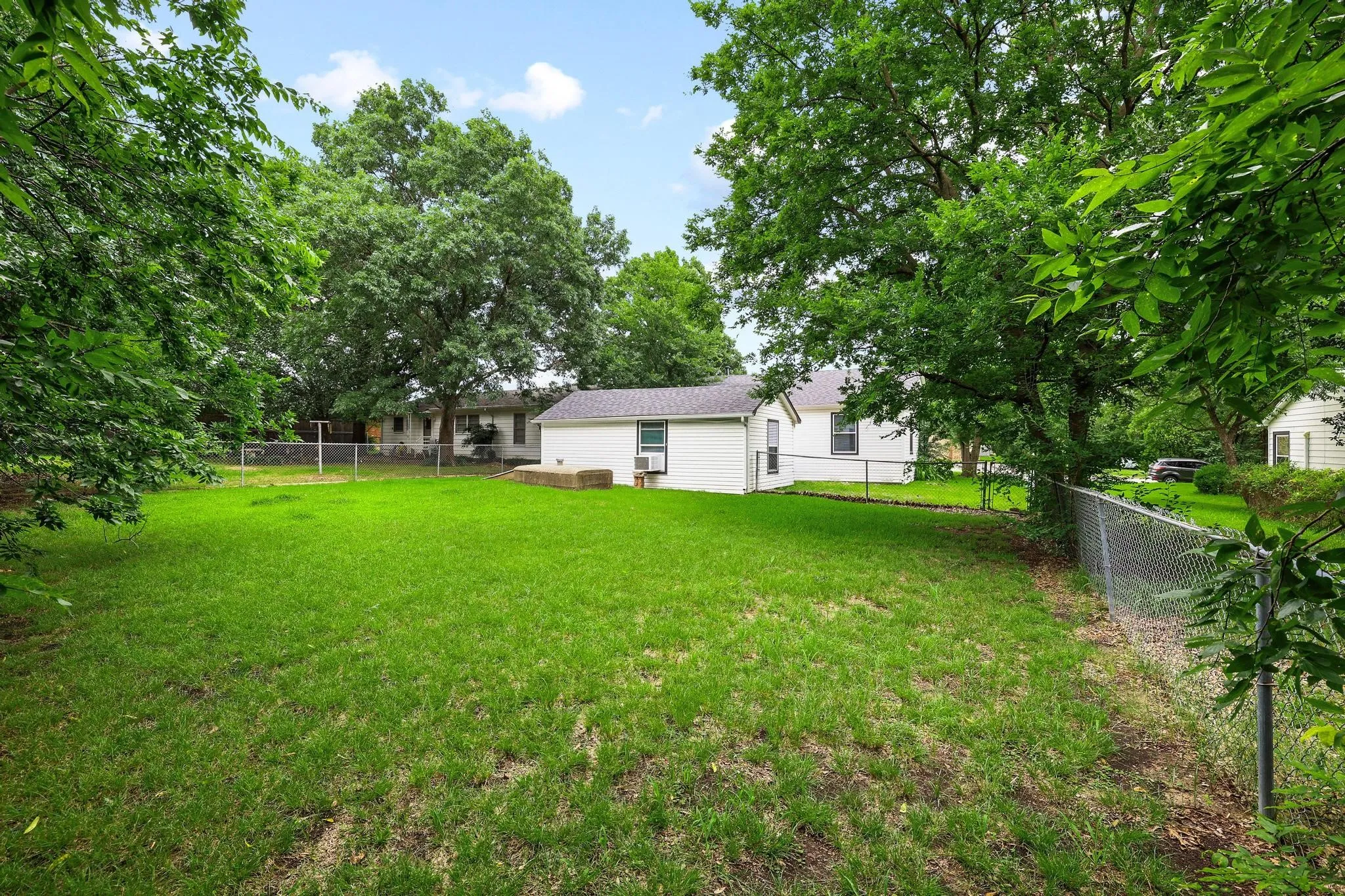 Single Family Residence For Sale in Grayson County , 1718 N Shannon Street, Sherman, Texas 75092, 3 Bedroom, 2 Bathroom, Garage spaces, 1,472 Sqft, built in 1946, mls#21314228, Real Estate Agent in Sherman, Homes For Sale in Grayson county, Homes For Sale in Sherman, Realtor in Sherman Texas, Real Estate Brokerage Independent Realty Texas, Luminita Cordes Realtor