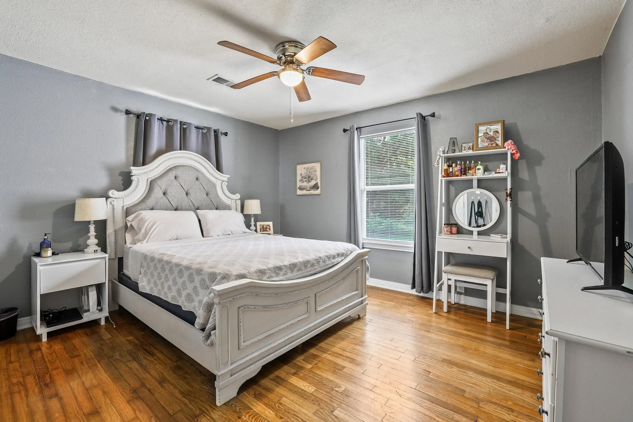 Single Family Residence For Sale in Grayson County , 1718 N Shannon Street, Sherman, Texas 75092, 3 Bedroom, 2 Bathroom, Garage spaces, 1,472 Sqft, built in 1946, mls#21314228, Real Estate Agent in Sherman, Homes For Sale in Grayson county, Homes For Sale in Sherman, Realtor in Sherman Texas, Real Estate Brokerage Independent Realty Texas, Luminita Cordes Realtor
