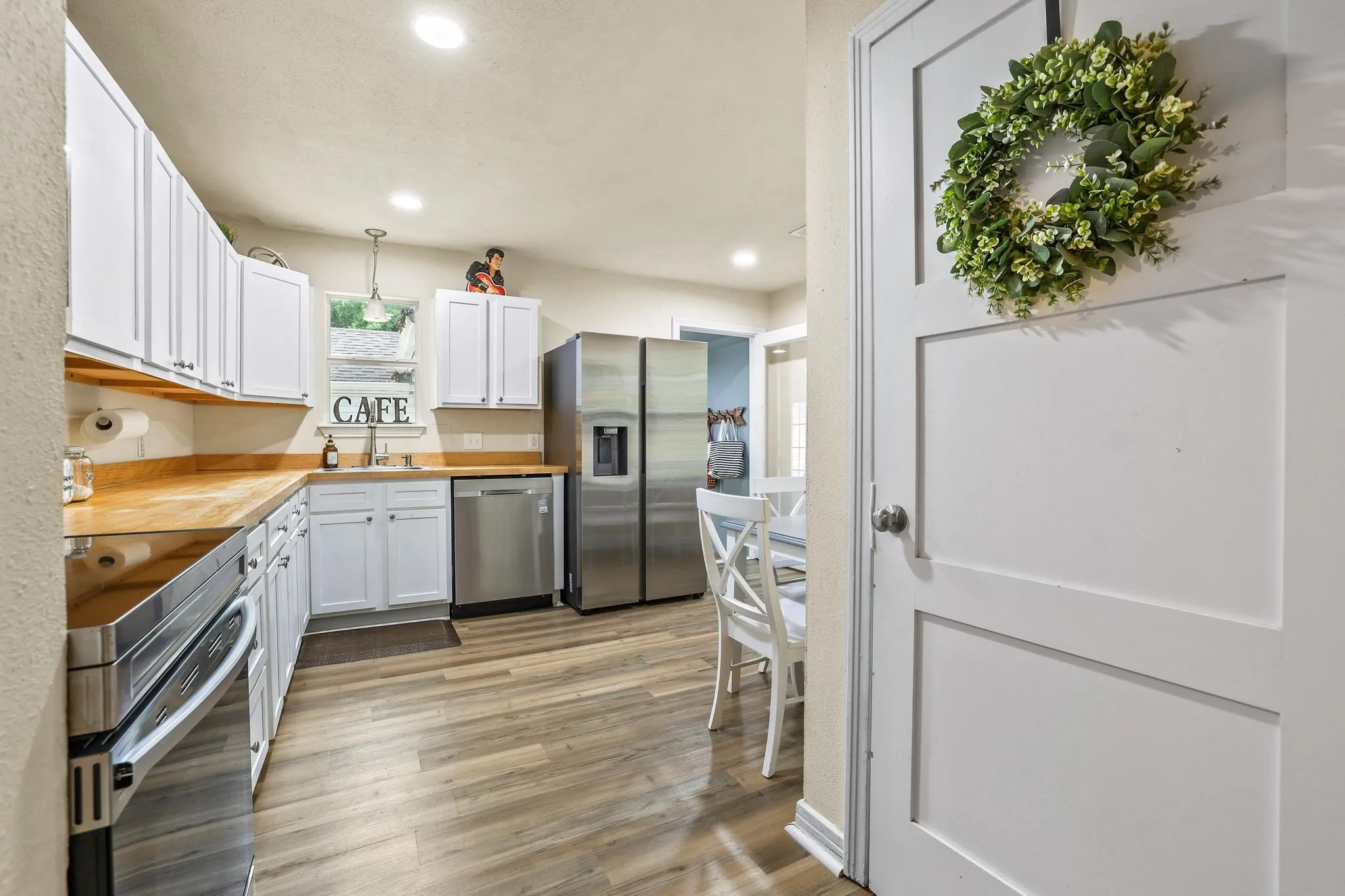 Single Family Residence For Sale in Grayson County , 1718 N Shannon Street, Sherman, Texas 75092, 3 Bedroom, 2 Bathroom, Garage spaces, 1,472 Sqft, built in 1946, mls#21314228, Real Estate Agent in Sherman, Homes For Sale in Grayson county, Homes For Sale in Sherman, Realtor in Sherman Texas, Real Estate Brokerage Independent Realty Texas, Luminita Cordes Realtor