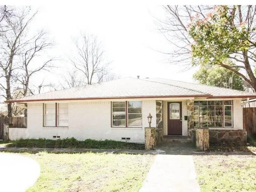 Single Family Residence For Rent in Dallas County , 6368 Monticello Avenue, Dallas, Texas 75214, 4 Bedroom, 3 Bathroom, 2 Garage spaces, 2,435 Sqft, built in 1954, mls#21318093, Real Estate Agent in Dallas, Homes For Rent in Dallas county, Homes For Rent in Dallas, Realtor in Dallas Texas, Real Estate Brokerage Independent Realty Texas, Luminita Cordes Realtor