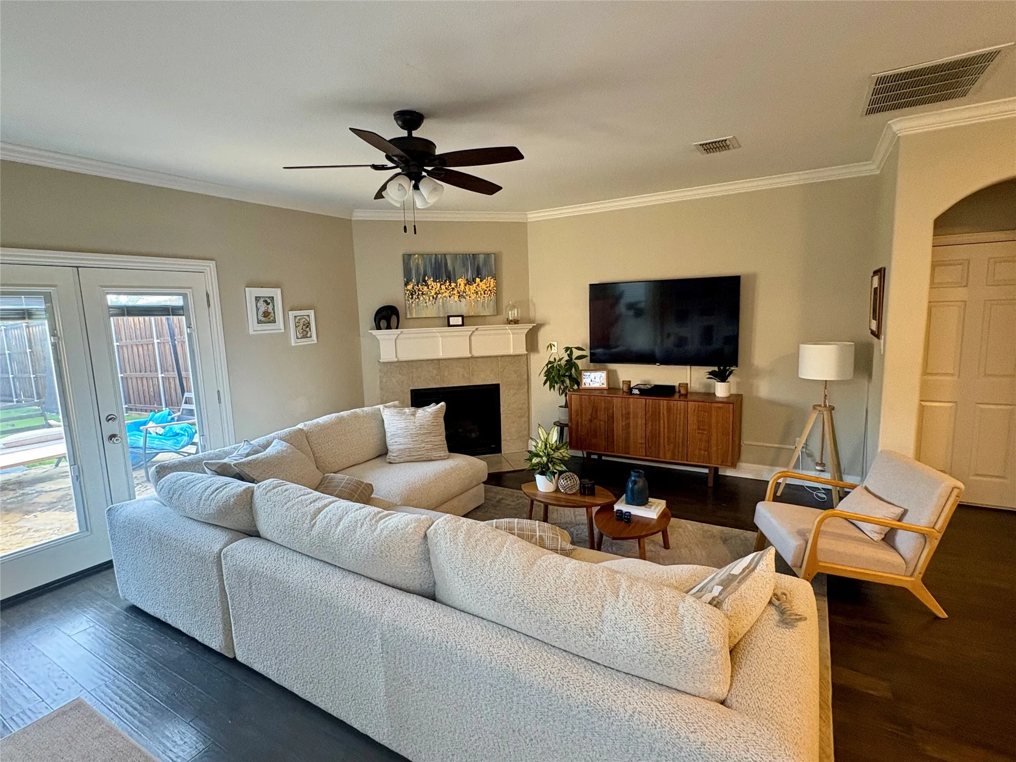 Single Family Residence For Rent in Denton County , 2125 Maserati Drive, Frisco, Texas 75033, 5 Bedroom, 4 Bathroom, 2 Garage spaces, 3,501 Sqft, built in 2006, mls#21317642, Real Estate Agent in Frisco, Homes For Rent in Denton county, Homes For Rent in Frisco, Realtor in Frisco Texas, Real Estate Brokerage Independent Realty Texas, Luminita Cordes Realtor