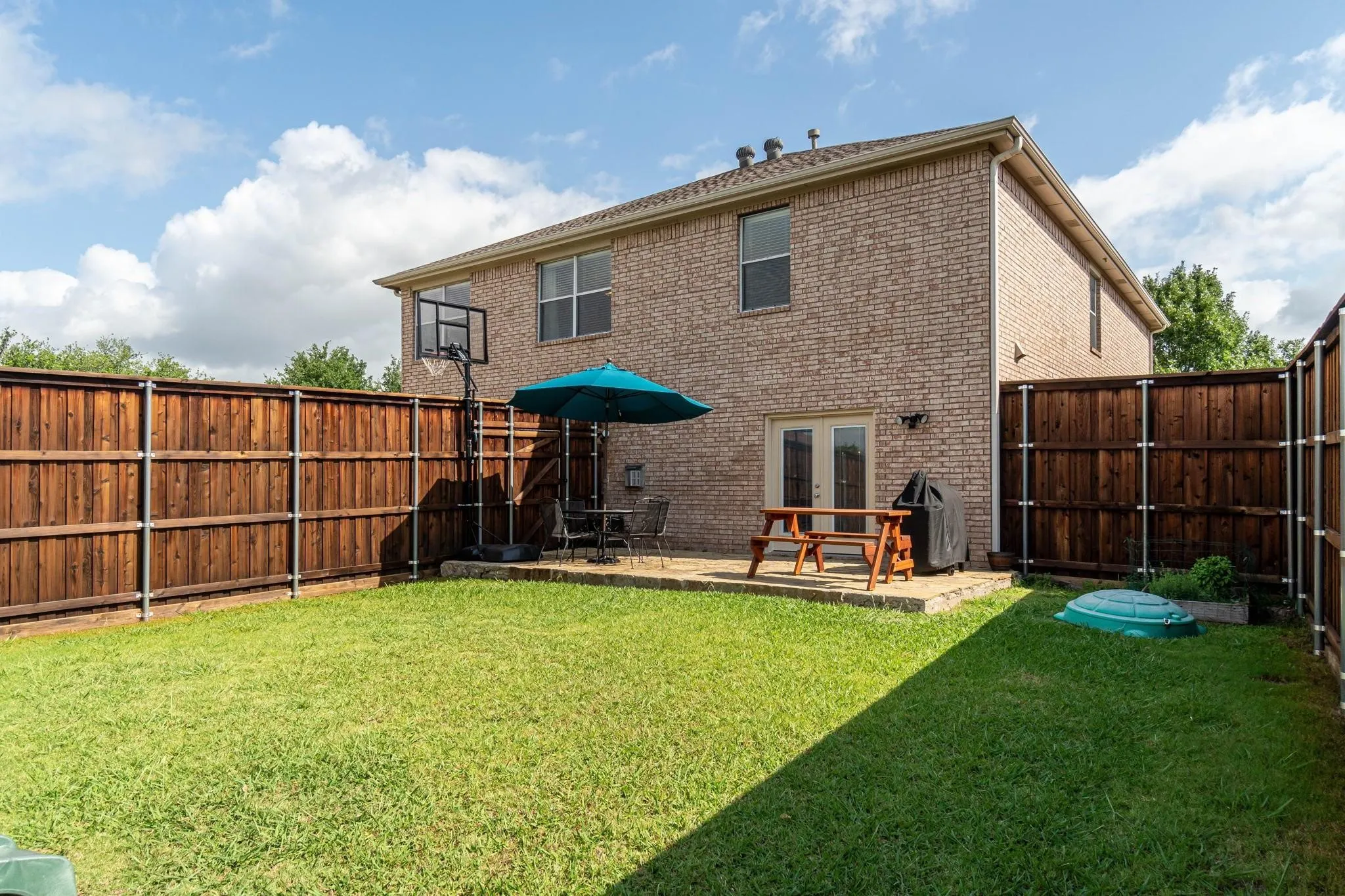 Single Family Residence For Rent in Denton County , 2125 Maserati Drive, Frisco, Texas 75033, 5 Bedroom, 4 Bathroom, 2 Garage spaces, 3,501 Sqft, built in 2006, mls#21317642, Real Estate Agent in Frisco, Homes For Rent in Denton county, Homes For Rent in Frisco, Realtor in Frisco Texas, Real Estate Brokerage Independent Realty Texas, Luminita Cordes Realtor