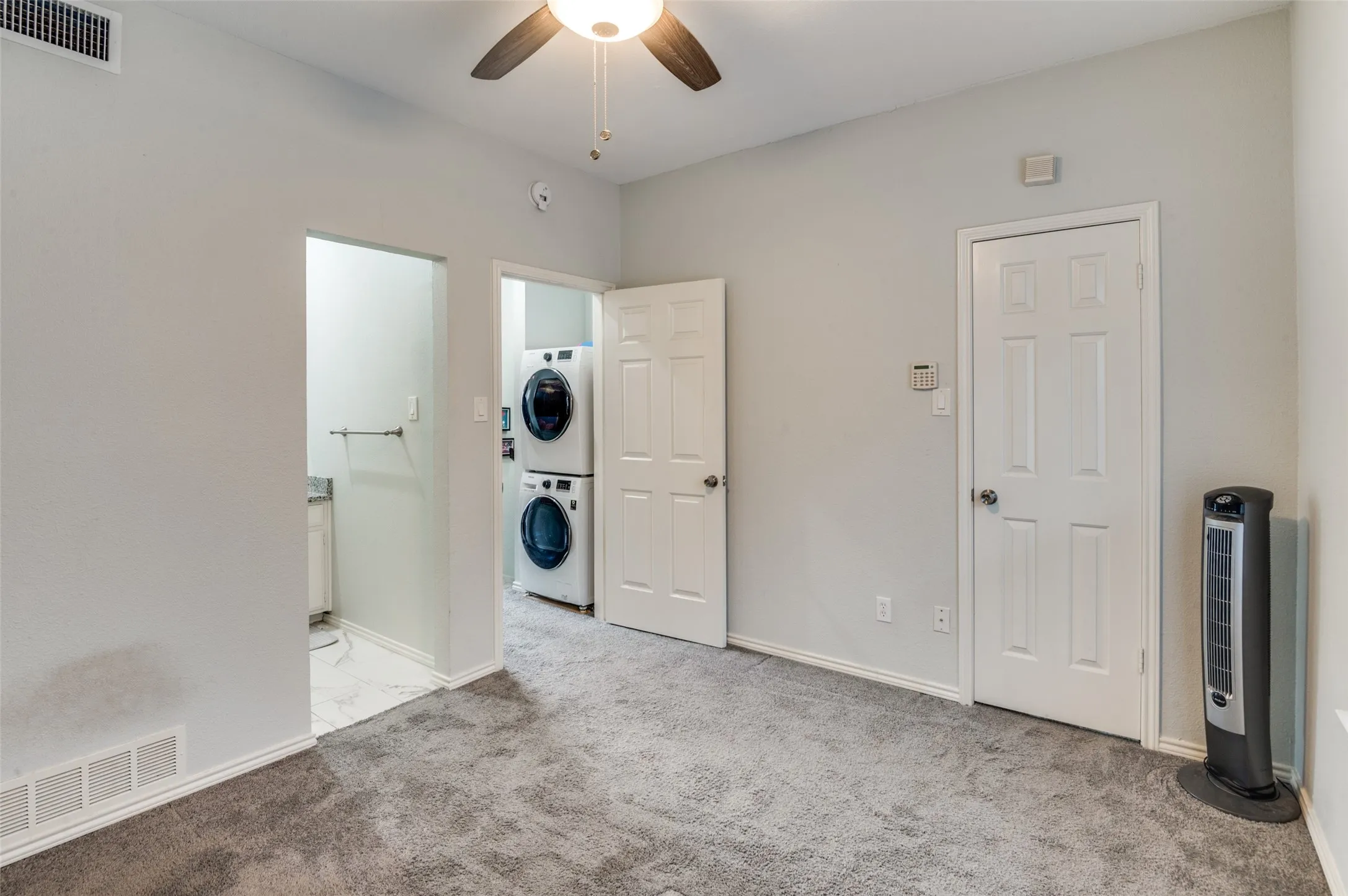 Condominium For Sale in Dallas County , 2728 Reagan Street 202, Dallas, Texas 75219, 2 Bedroom, 2 Bathroom, 1 Garage spaces, 878 Sqft, built in 1983, mls#21318127, Real Estate Agent in Dallas, Homes For Sale in Dallas county, Homes For Sale in Dallas, Realtor in Dallas Texas, Real Estate Brokerage Independent Realty Texas, Luminita Cordes Realtor
