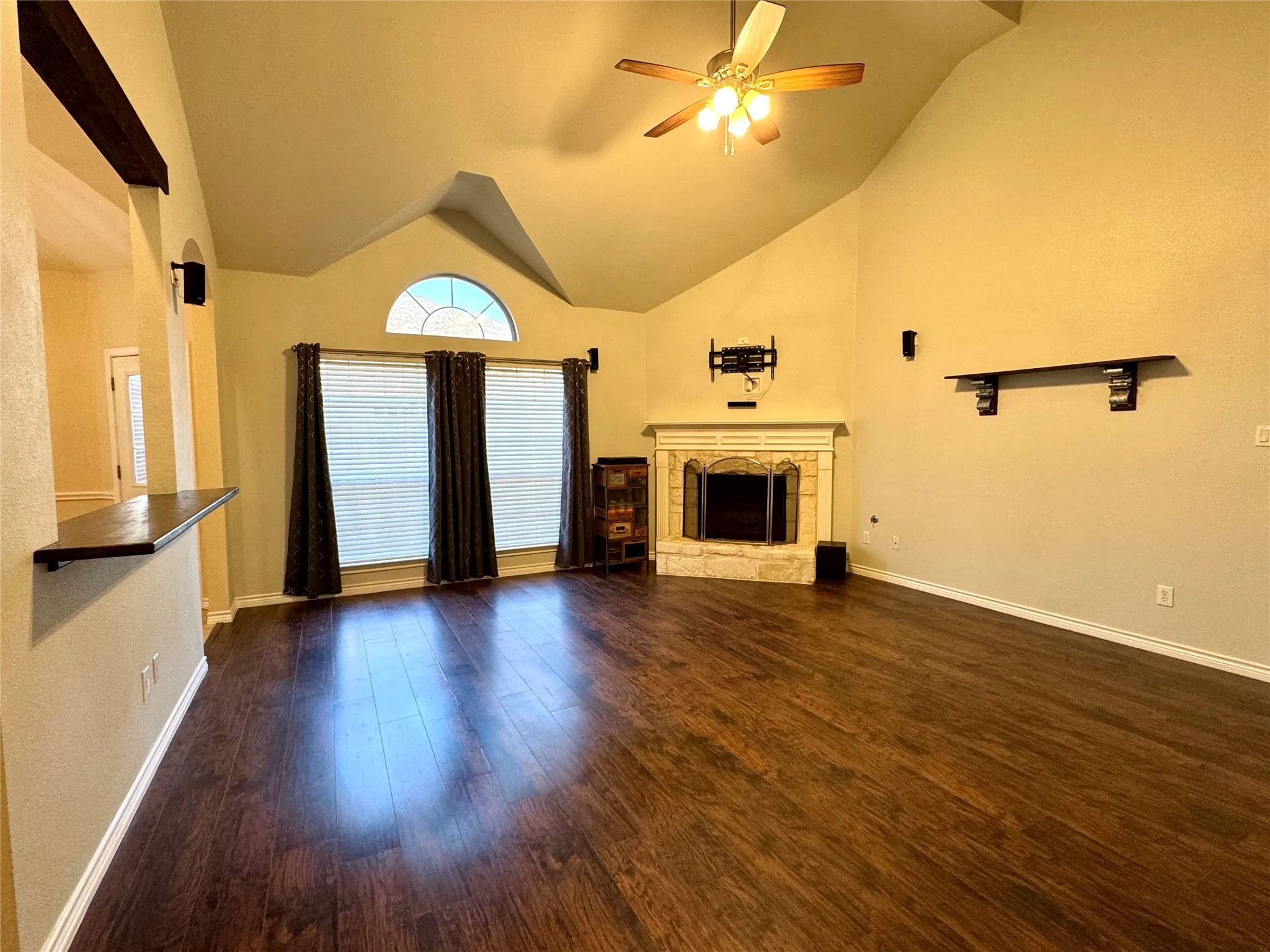 Single Family Residence For Sale in Tarrant County , 7116 Top Rail Run, Fort Worth, Texas 76179, 5 Bedroom, 3 Bathroom, 2 Garage spaces, 2,910 Sqft, built in 2001, mls#21316218, Real Estate Agent in Fort Worth, Homes For Sale in Tarrant county, Homes For Sale in Fort Worth, Realtor in Fort Worth Texas, Real Estate Brokerage Independent Realty Texas, Luminita Cordes Realtor