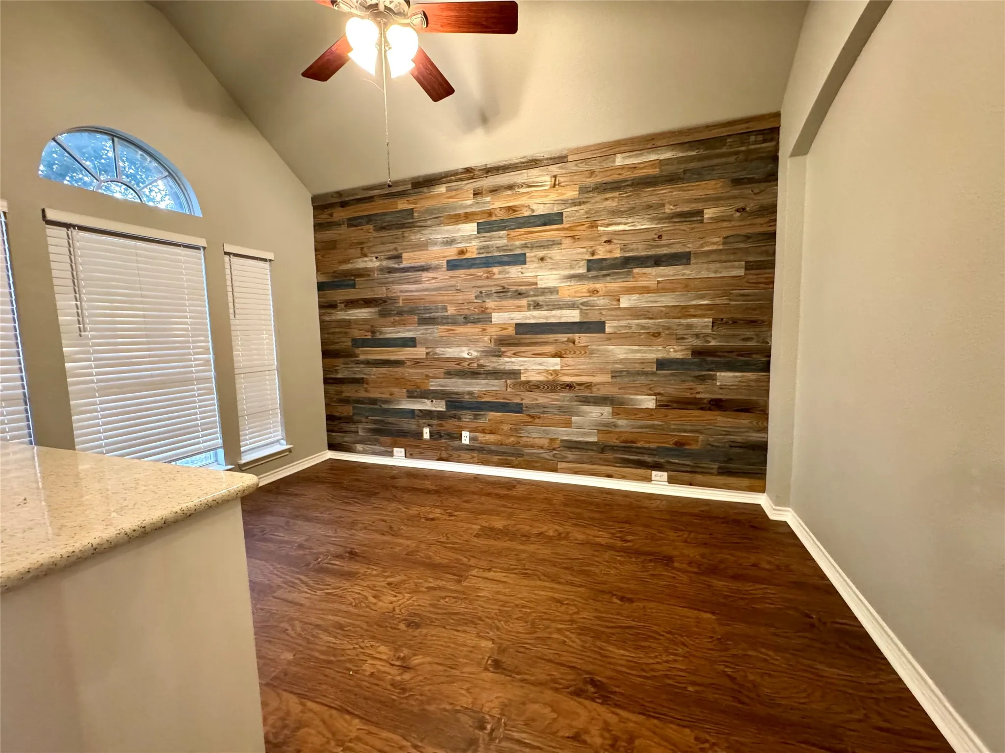 Single Family Residence For Sale in Tarrant County , 7116 Top Rail Run, Fort Worth, Texas 76179, 5 Bedroom, 3 Bathroom, 2 Garage spaces, 2,910 Sqft, built in 2001, mls#21316218, Real Estate Agent in Fort Worth, Homes For Sale in Tarrant county, Homes For Sale in Fort Worth, Realtor in Fort Worth Texas, Real Estate Brokerage Independent Realty Texas, Luminita Cordes Realtor
