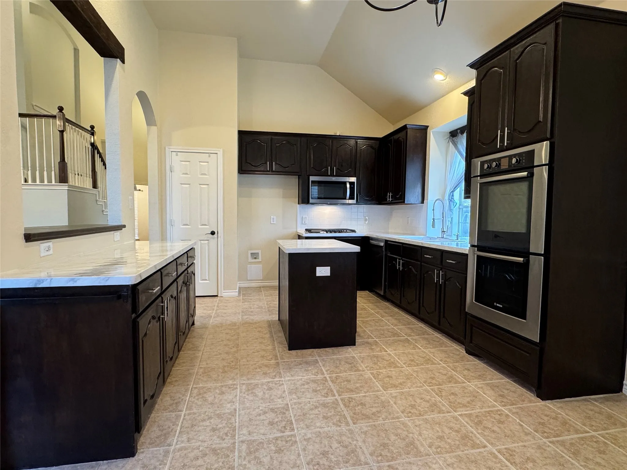 Single Family Residence For Sale in Tarrant County , 7116 Top Rail Run, Fort Worth, Texas 76179, 5 Bedroom, 3 Bathroom, 2 Garage spaces, 2,910 Sqft, built in 2001, mls#21316218, Real Estate Agent in Fort Worth, Homes For Sale in Tarrant county, Homes For Sale in Fort Worth, Realtor in Fort Worth Texas, Real Estate Brokerage Independent Realty Texas, Luminita Cordes Realtor