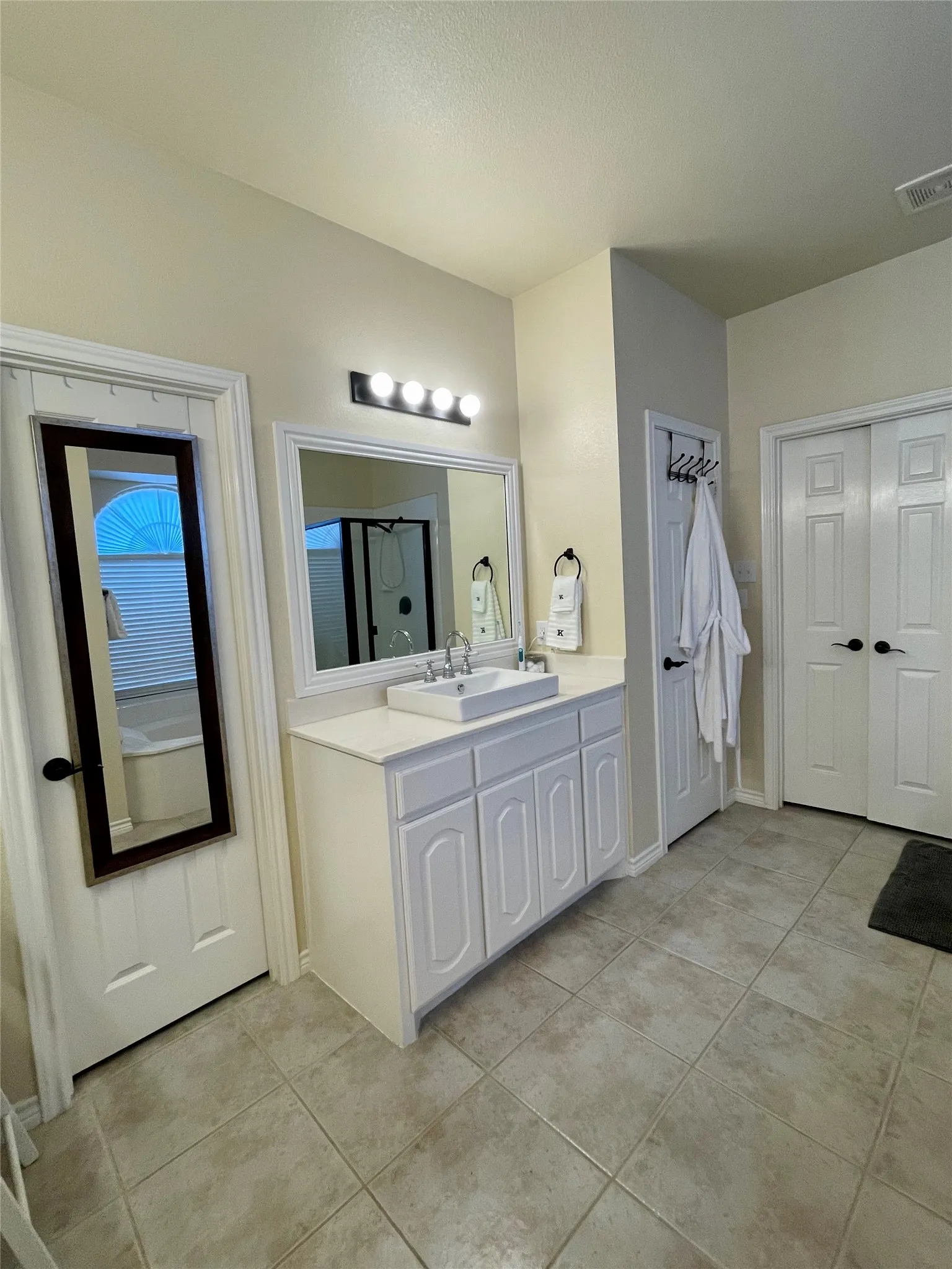 Single Family Residence For Sale in Tarrant County , 7116 Top Rail Run, Fort Worth, Texas 76179, 5 Bedroom, 3 Bathroom, 2 Garage spaces, 2,910 Sqft, built in 2001, mls#21316218, Real Estate Agent in Fort Worth, Homes For Sale in Tarrant county, Homes For Sale in Fort Worth, Realtor in Fort Worth Texas, Real Estate Brokerage Independent Realty Texas, Luminita Cordes Realtor