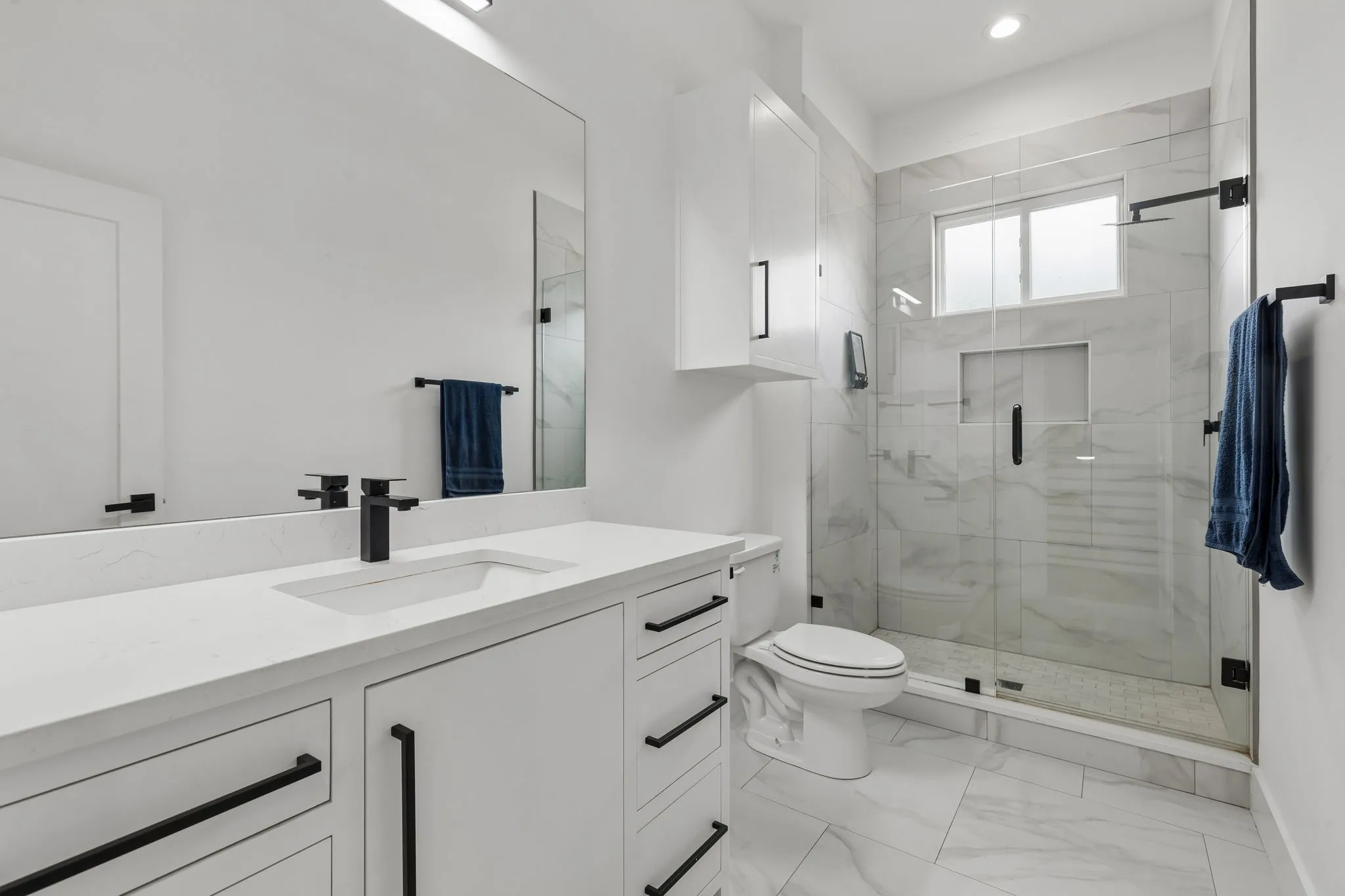 Single Family Residence For Rent in Dallas County , 1717 Mcbroom Street, Dallas, Texas 75212, 4 Bedroom, 4 Bathroom, 2 Garage spaces, 2,561 Sqft, built in 2023, mls#21318135, Real Estate Agent in Dallas, Homes For Rent in Dallas county, Homes For Rent in Dallas, Realtor in Dallas Texas, Real Estate Brokerage Independent Realty Texas, Luminita Cordes Realtor
