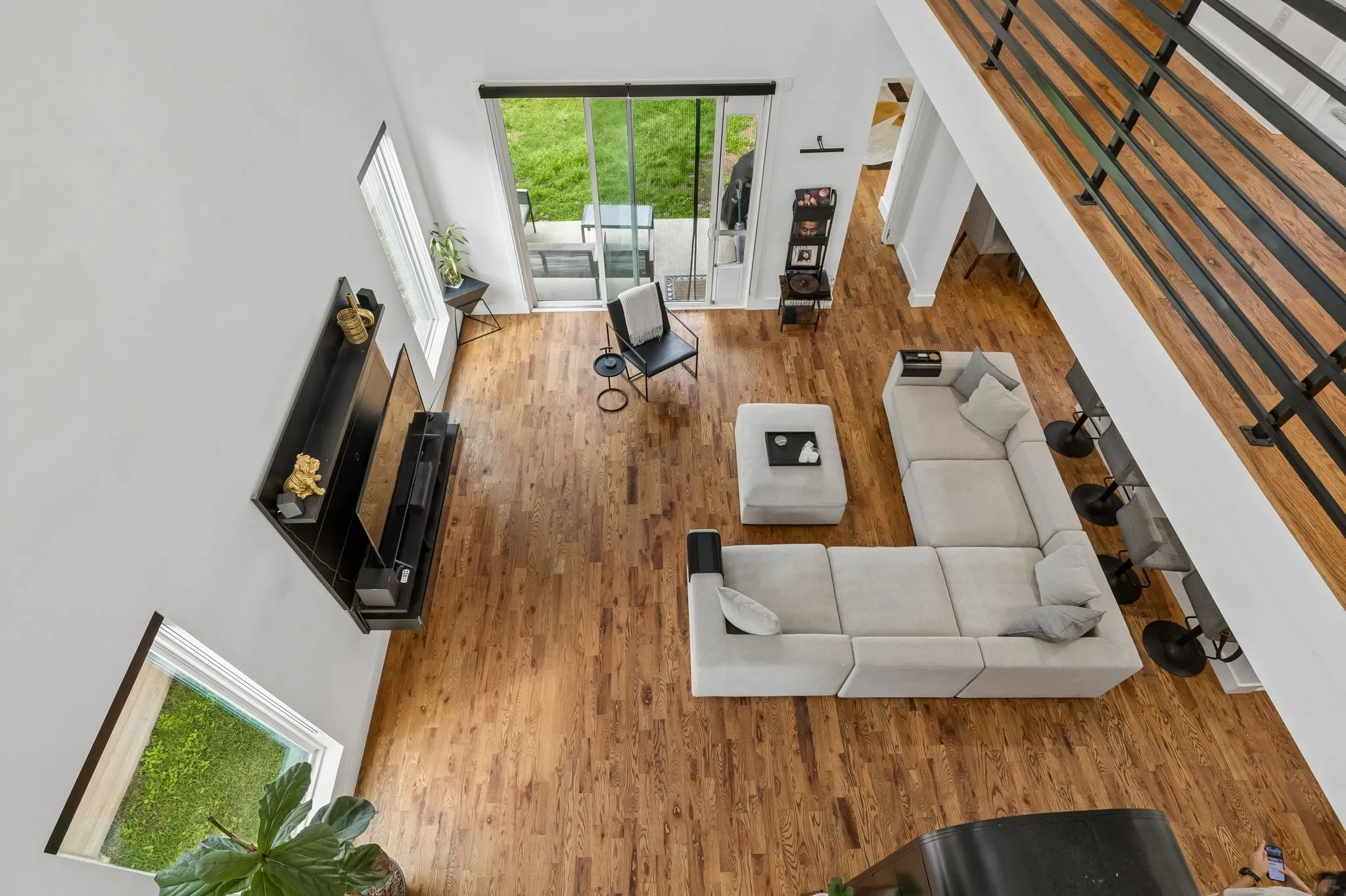 Single Family Residence For Rent in Dallas County , 1717 Mcbroom Street, Dallas, Texas 75212, 4 Bedroom, 4 Bathroom, 2 Garage spaces, 2,561 Sqft, built in 2023, mls#21318135, Real Estate Agent in Dallas, Homes For Rent in Dallas county, Homes For Rent in Dallas, Realtor in Dallas Texas, Real Estate Brokerage Independent Realty Texas, Luminita Cordes Realtor