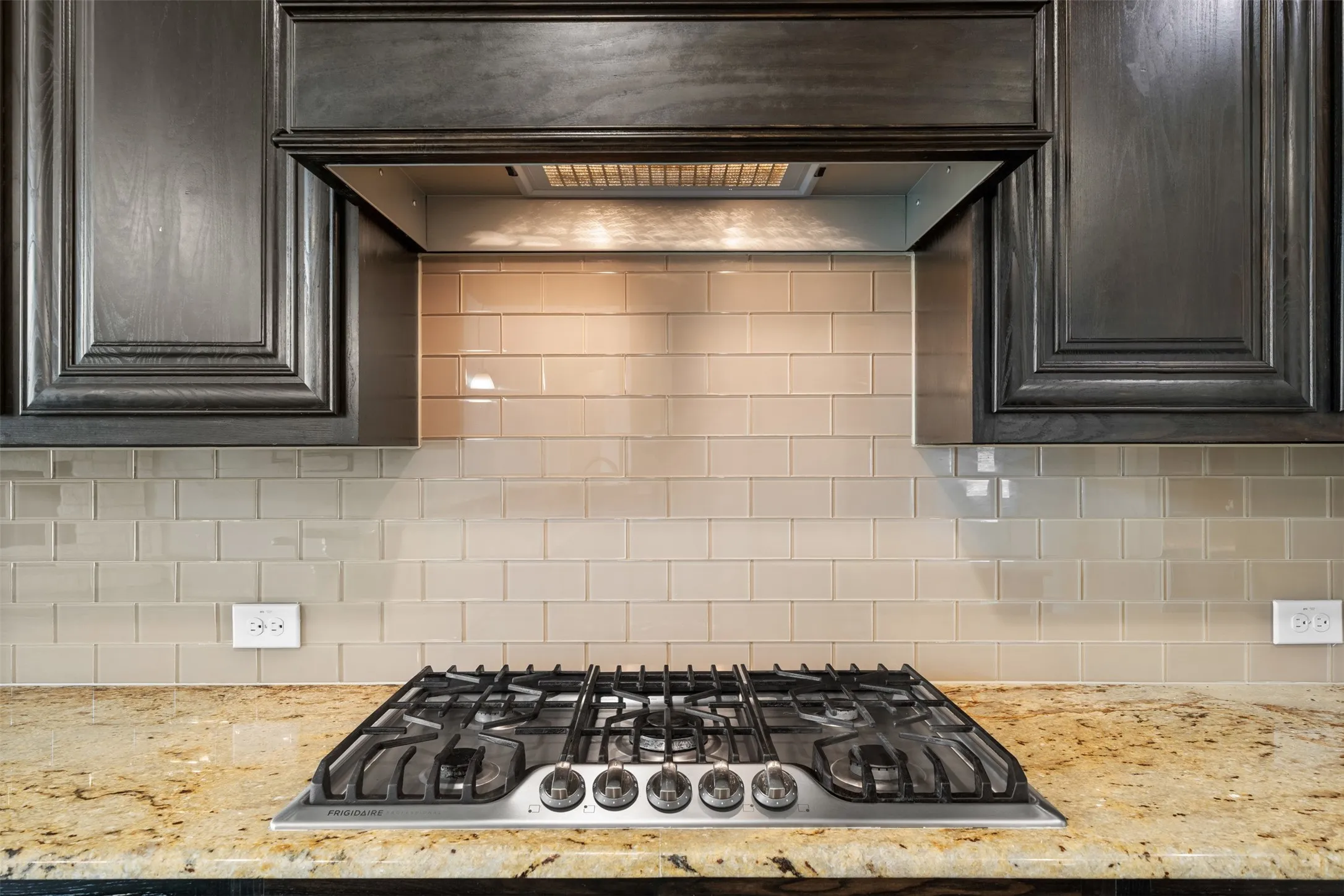 Single Family Residence For Sale in Tarrant County , 2696 Bonita Drive, Grand Prairie, Texas 75054, 5 Bedroom, 4 Bathroom, 3 Garage spaces, 4,610 Sqft, built in 2019, mls#21317634, Real Estate Agent in Grand Prairie, Homes For Sale in Tarrant county, Homes For Sale in Grand Prairie, Realtor in Grand Prairie Texas, Real Estate Brokerage Independent Realty Texas, Luminita Cordes Realtor