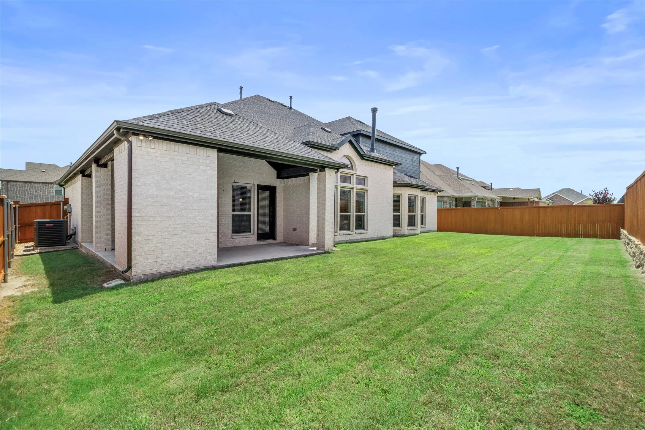 Single Family Residence For Sale in Tarrant County , 2696 Bonita Drive, Grand Prairie, Texas 75054, 5 Bedroom, 4 Bathroom, 3 Garage spaces, 4,610 Sqft, built in 2019, mls#21317634, Real Estate Agent in Grand Prairie, Homes For Sale in Tarrant county, Homes For Sale in Grand Prairie, Realtor in Grand Prairie Texas, Real Estate Brokerage Independent Realty Texas, Luminita Cordes Realtor