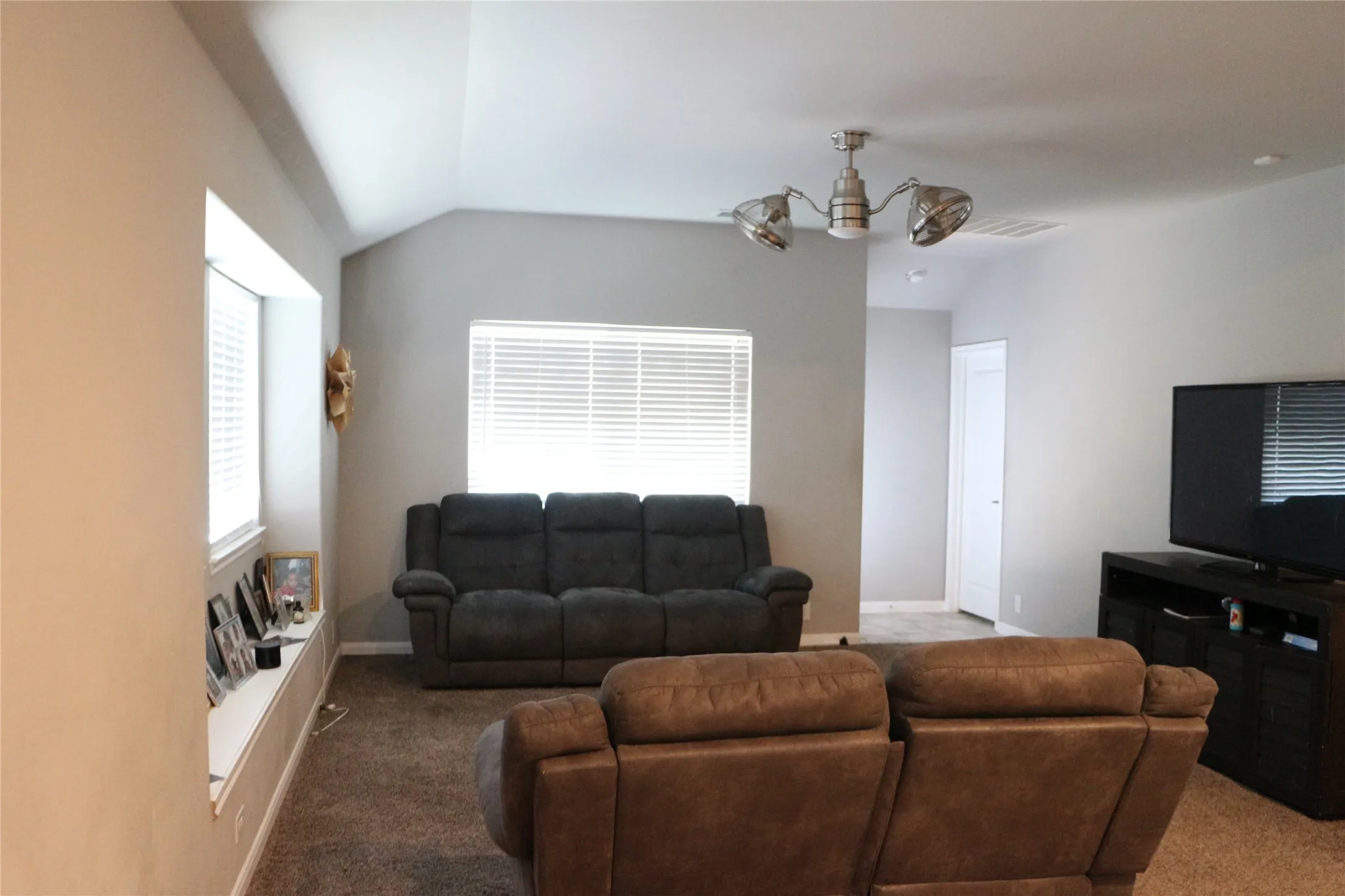 Single Family Residence For Sale in Collin County , 591 Providence Place, Lavon, Texas 75166, 4 Bedroom, 3 Bathroom, 2 Garage spaces, 2,487 Sqft, built in 2018, mls#21305984, Real Estate Agent in Lavon, Homes For Sale in Collin county, Homes For Sale in Lavon, Realtor in Lavon Texas, Real Estate Brokerage Independent Realty Texas, Luminita Cordes Realtor