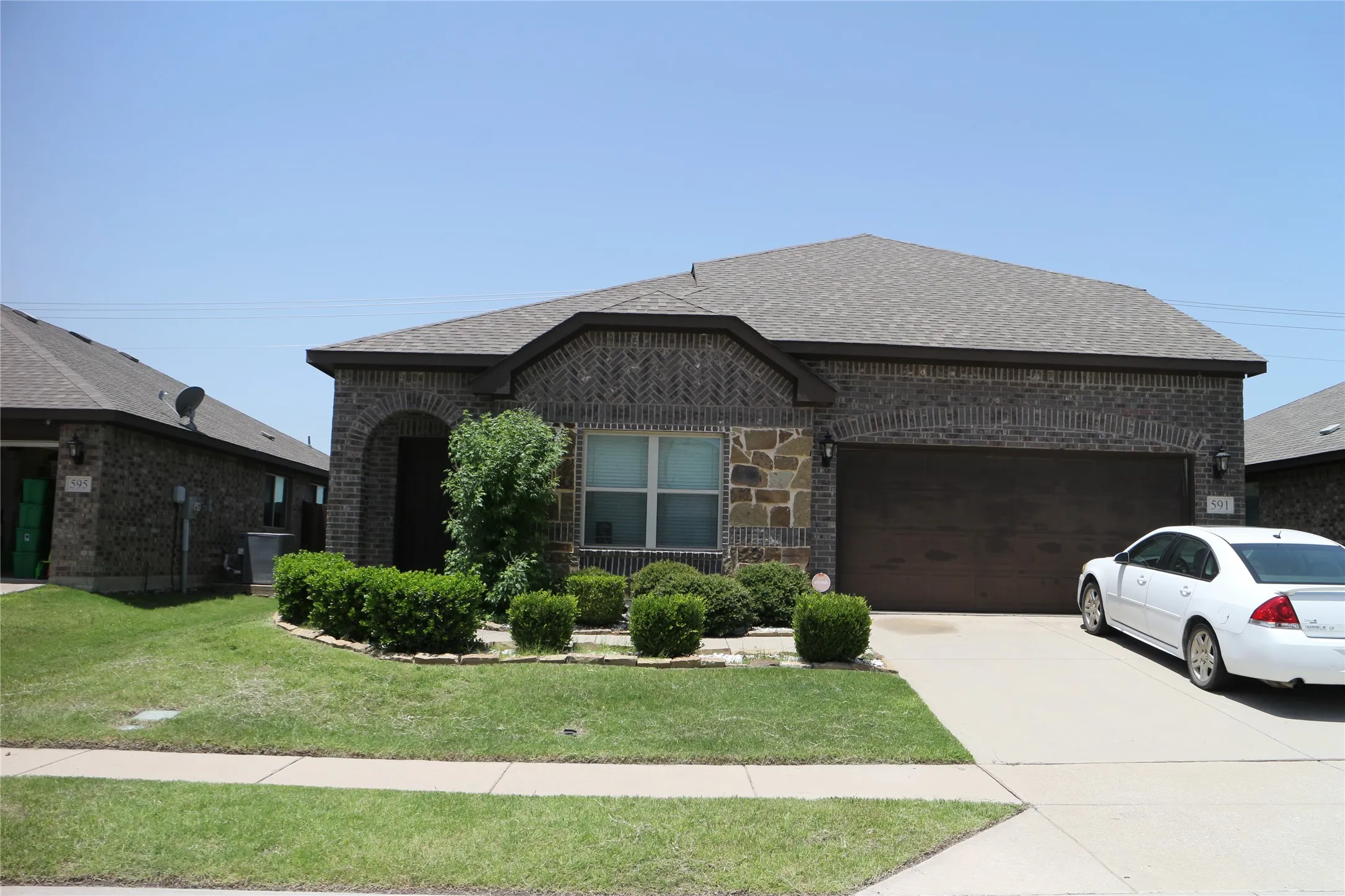 Single Family Residence For Sale in Collin County , 591 Providence Place, Lavon, Texas 75166, 4 Bedroom, 3 Bathroom, 2 Garage spaces, 2,487 Sqft, built in 2018, mls#21305984, Real Estate Agent in Lavon, Homes For Sale in Collin county, Homes For Sale in Lavon, Realtor in Lavon Texas, Real Estate Brokerage Independent Realty Texas, Luminita Cordes Realtor