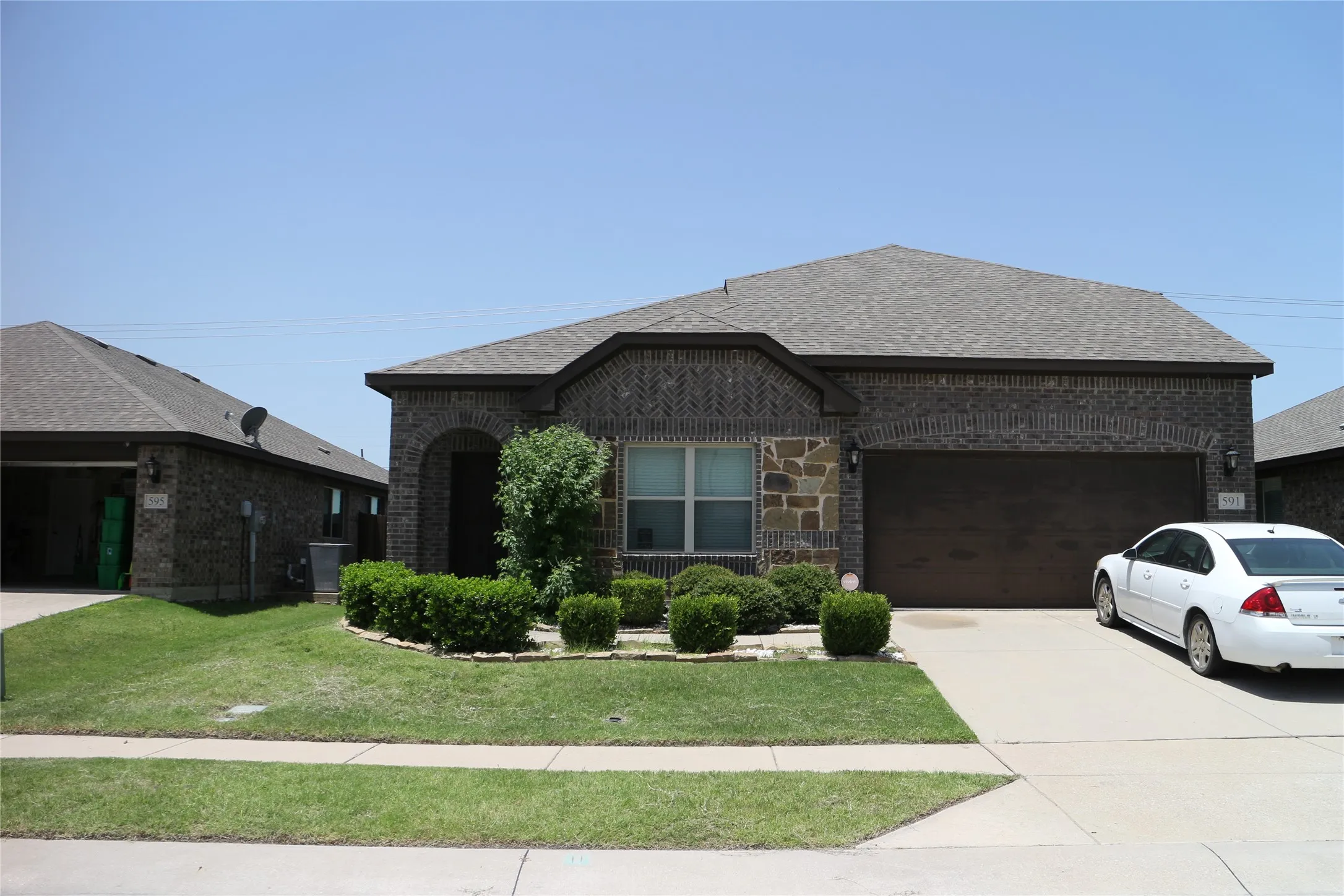 Single Family Residence For Sale in Collin County , 591 Providence Place, Lavon, Texas 75166, 4 Bedroom, 3 Bathroom, 2 Garage spaces, 2,487 Sqft, built in 2018, mls#21305984, Real Estate Agent in Lavon, Homes For Sale in Collin county, Homes For Sale in Lavon, Realtor in Lavon Texas, Real Estate Brokerage Independent Realty Texas, Luminita Cordes Realtor