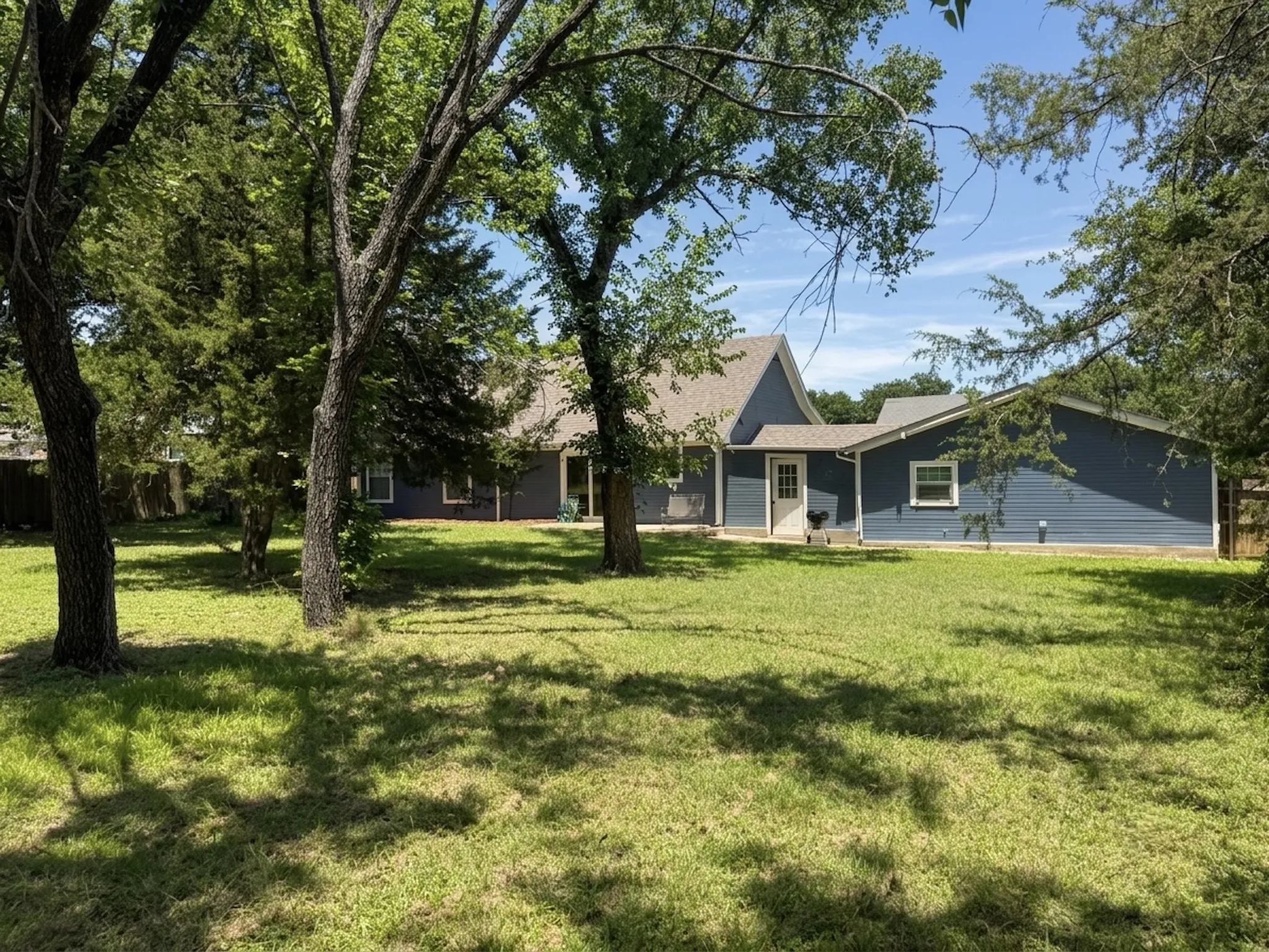 Single Family Residence For Sale in Johnson County , 606 Iowa Street, Keene, Texas 76059, 3 Bedroom, 2 Bathroom, 2 Garage spaces, 2,332 Sqft, built in 1997, mls#21316389, Real Estate Agent in Keene, Homes For Sale in Johnson county, Homes For Sale in Keene, Realtor in Keene Texas, Real Estate Brokerage Independent Realty Texas, Luminita Cordes Realtor